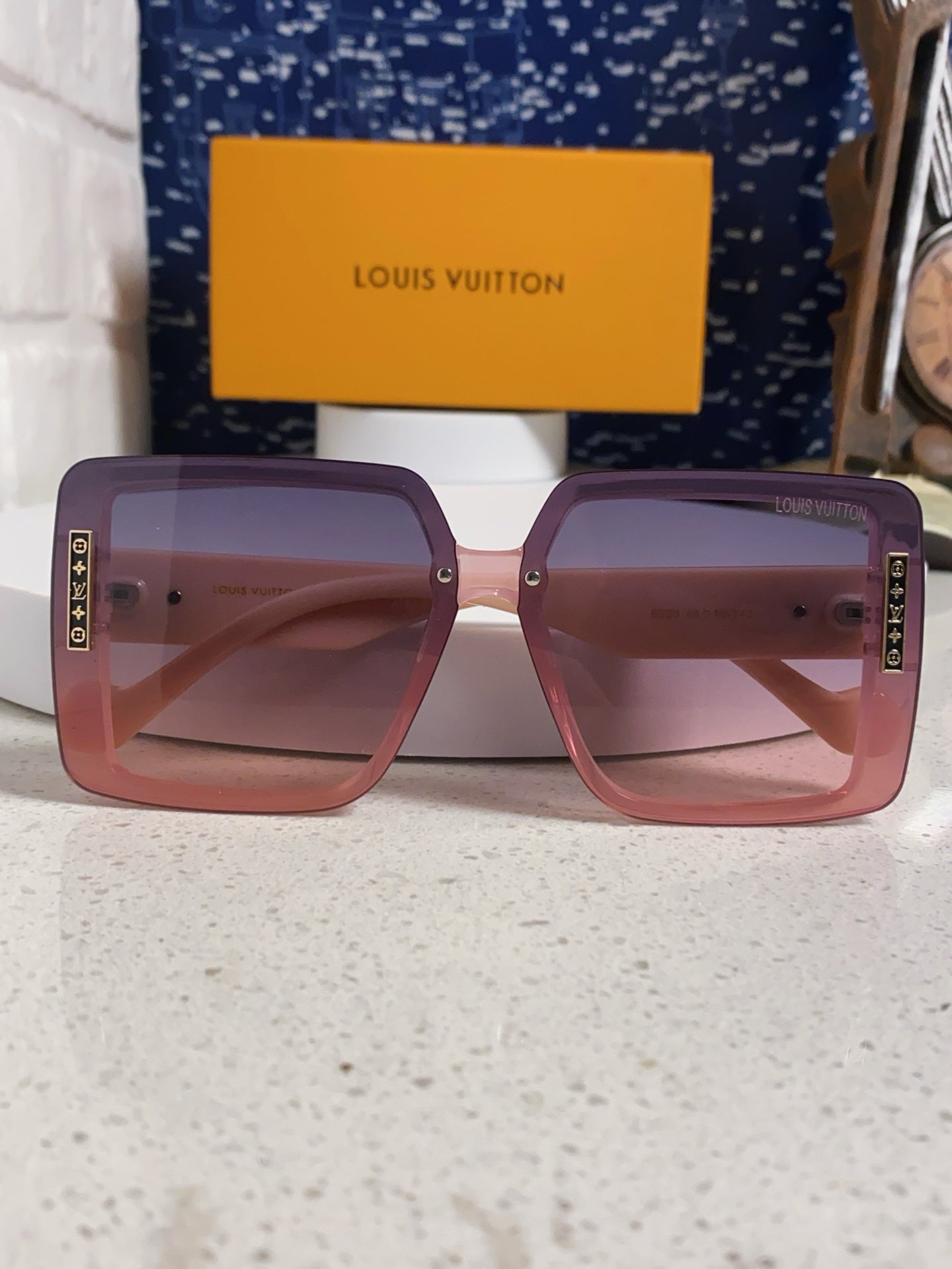 LOUIS VUITTON SQUARE SUNGLASSES 571653 IN PINK CLEAR ACETATE