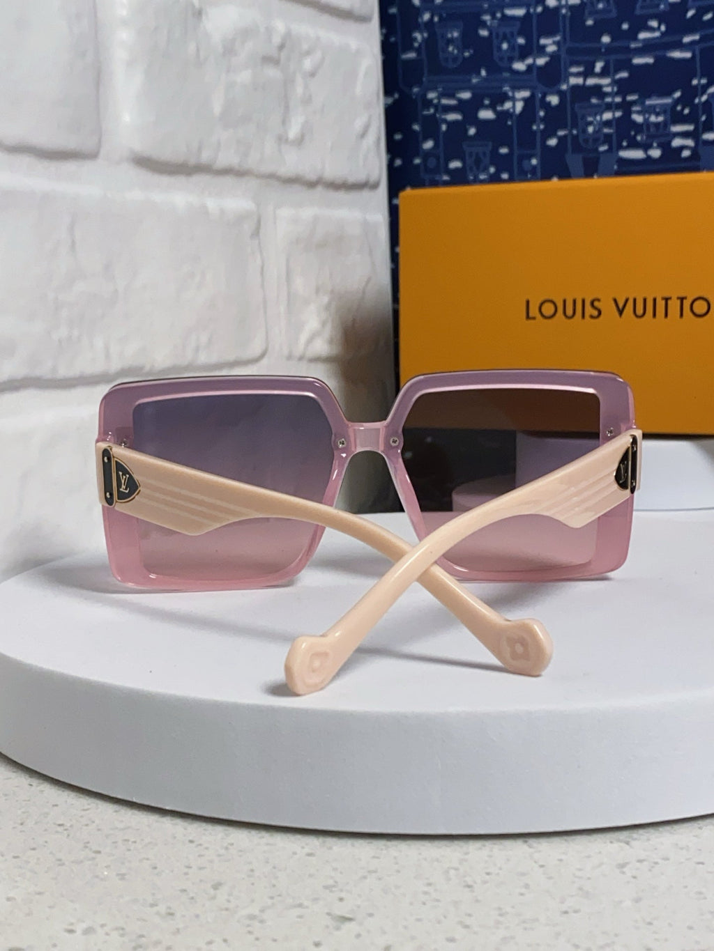 LOUIS VUITTON SQUARE SUNGLASSES 571653 IN PINK CLEAR ACETATE