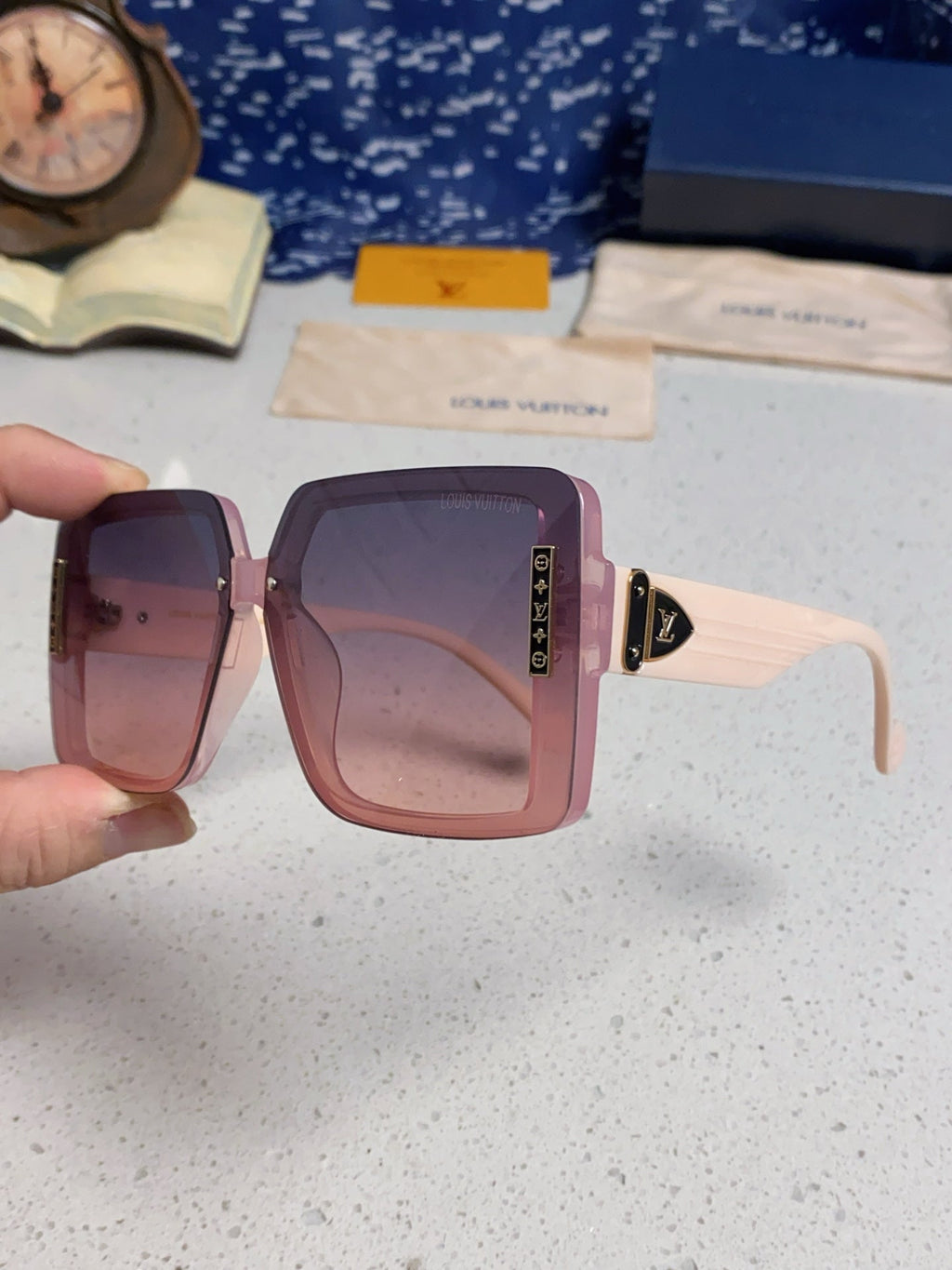 LOUIS VUITTON SQUARE SUNGLASSES 571653 IN PINK CLEAR ACETATE