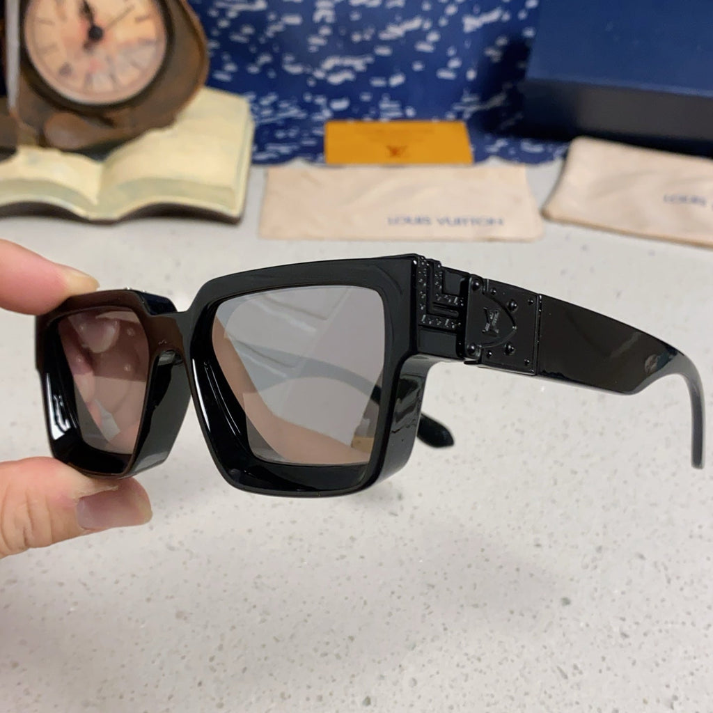 LOUIS VUITTON RECTANGLE SUNGLASSES 575846 IN BLACK ACETATE
