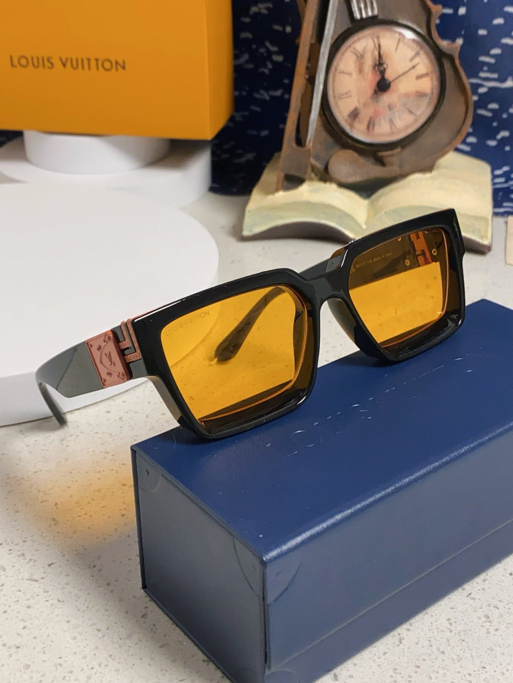 LOUIS VUITTON RECTANGLE SUNGLASSES 575848 IN BLACK ACETATE ORANGE METAL YELLOW LENS