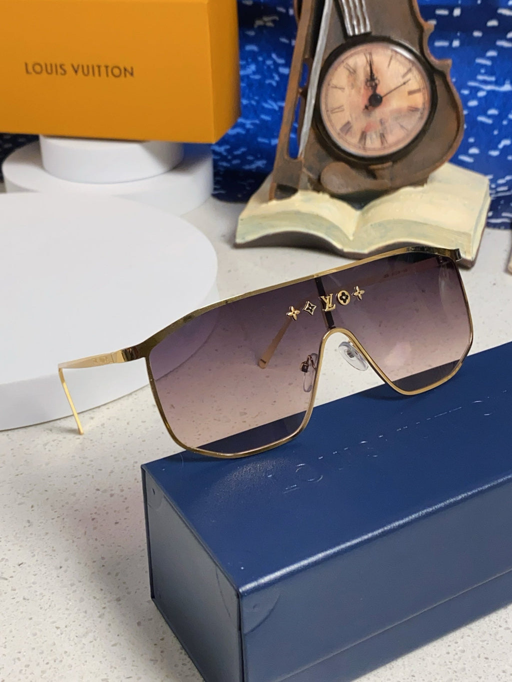 LOUIS VUITTON GOLDEN MASK SUNGLASSES 582732 IN GOLD METAL DARK GREY SMOKE LENSES