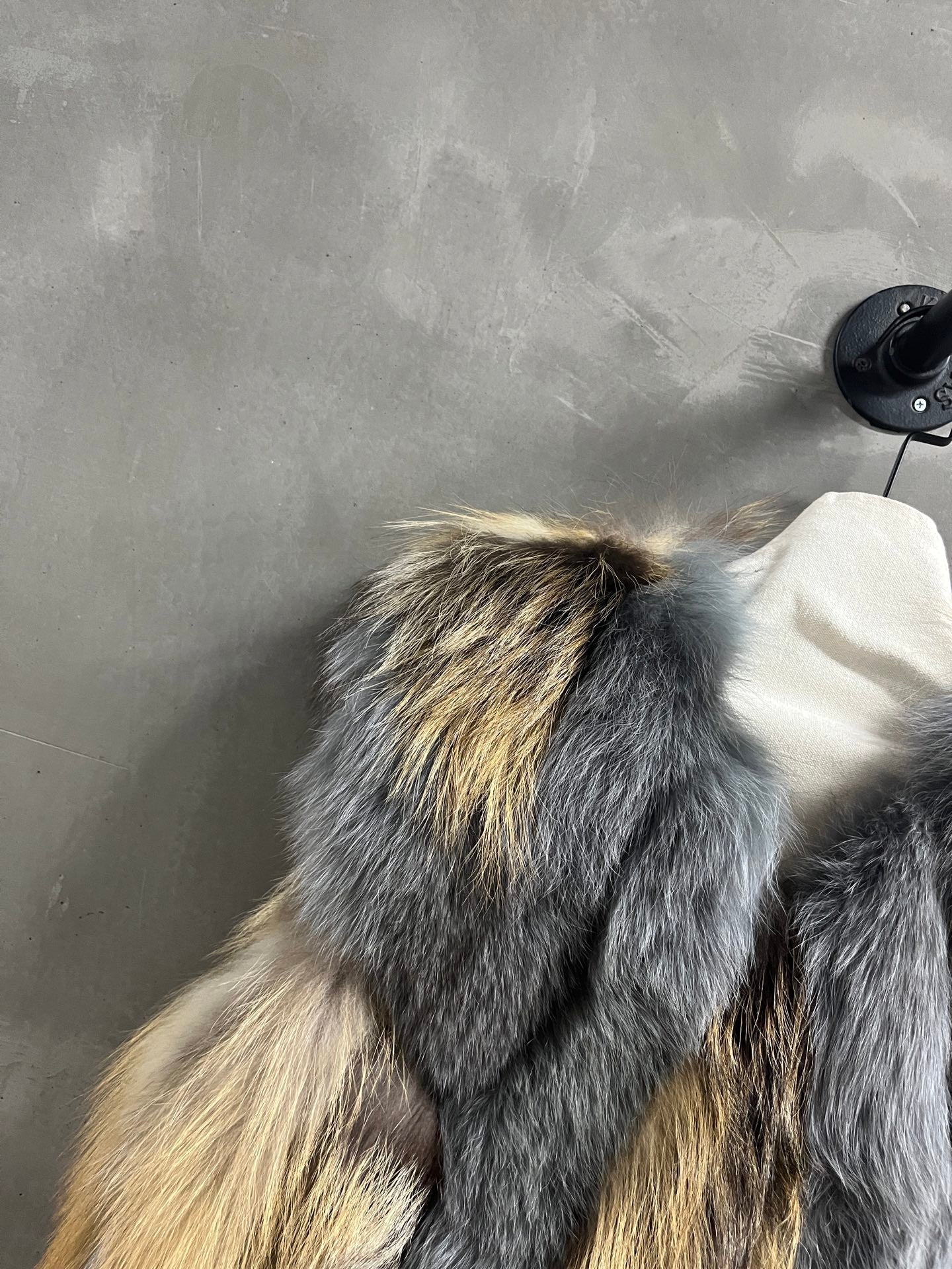 LOUIS VUITTON LV 25S FUR VEST 0059