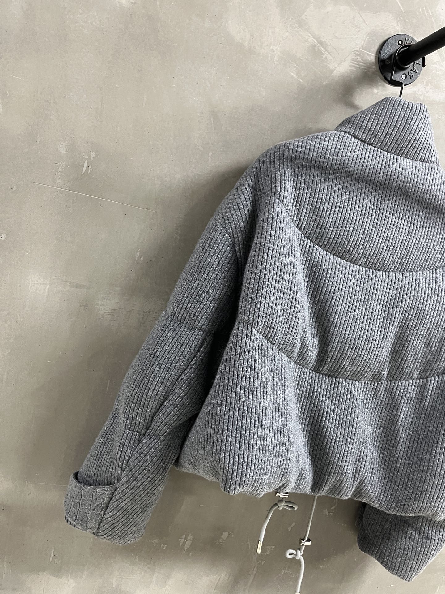 MIUMIU DOWN JACKET STYLE 689