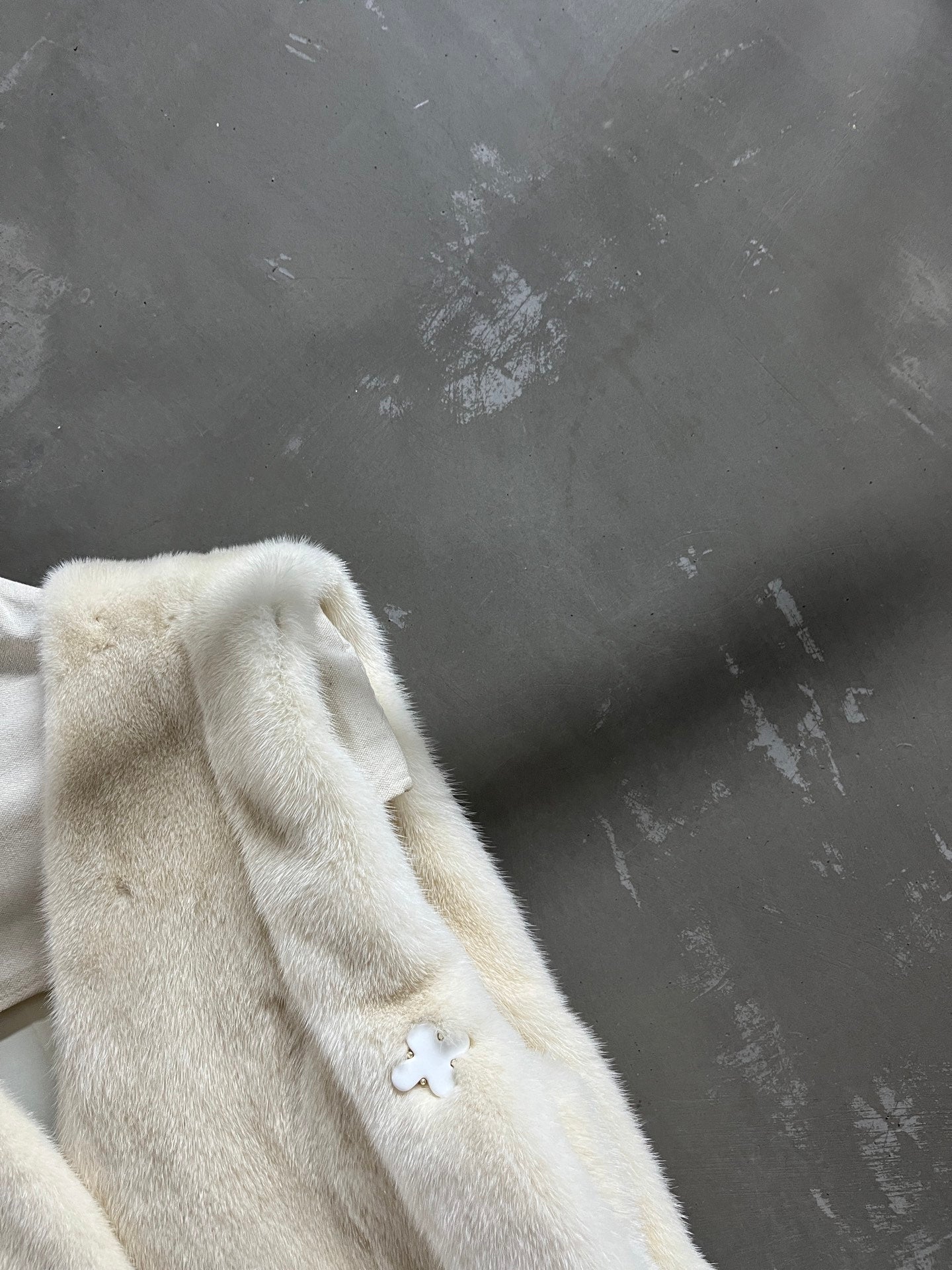 MIUMIU FUR VEST STYLE 685