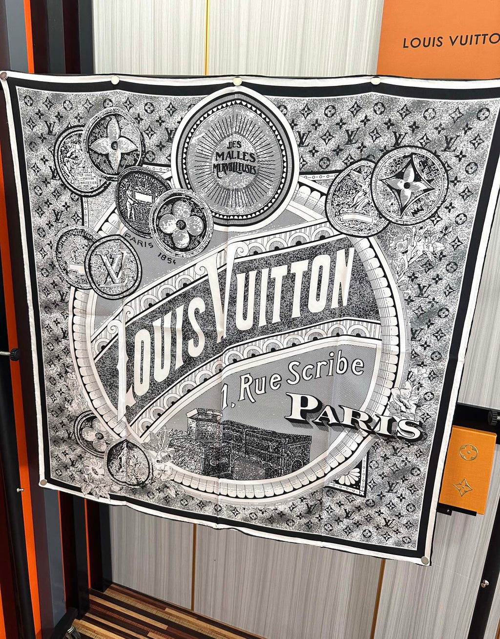 LOUIS VUITTON SQUARE SILK SCARF MALLES MERVEILLEUSES 90 CM BLACK MIX WHITE 399997