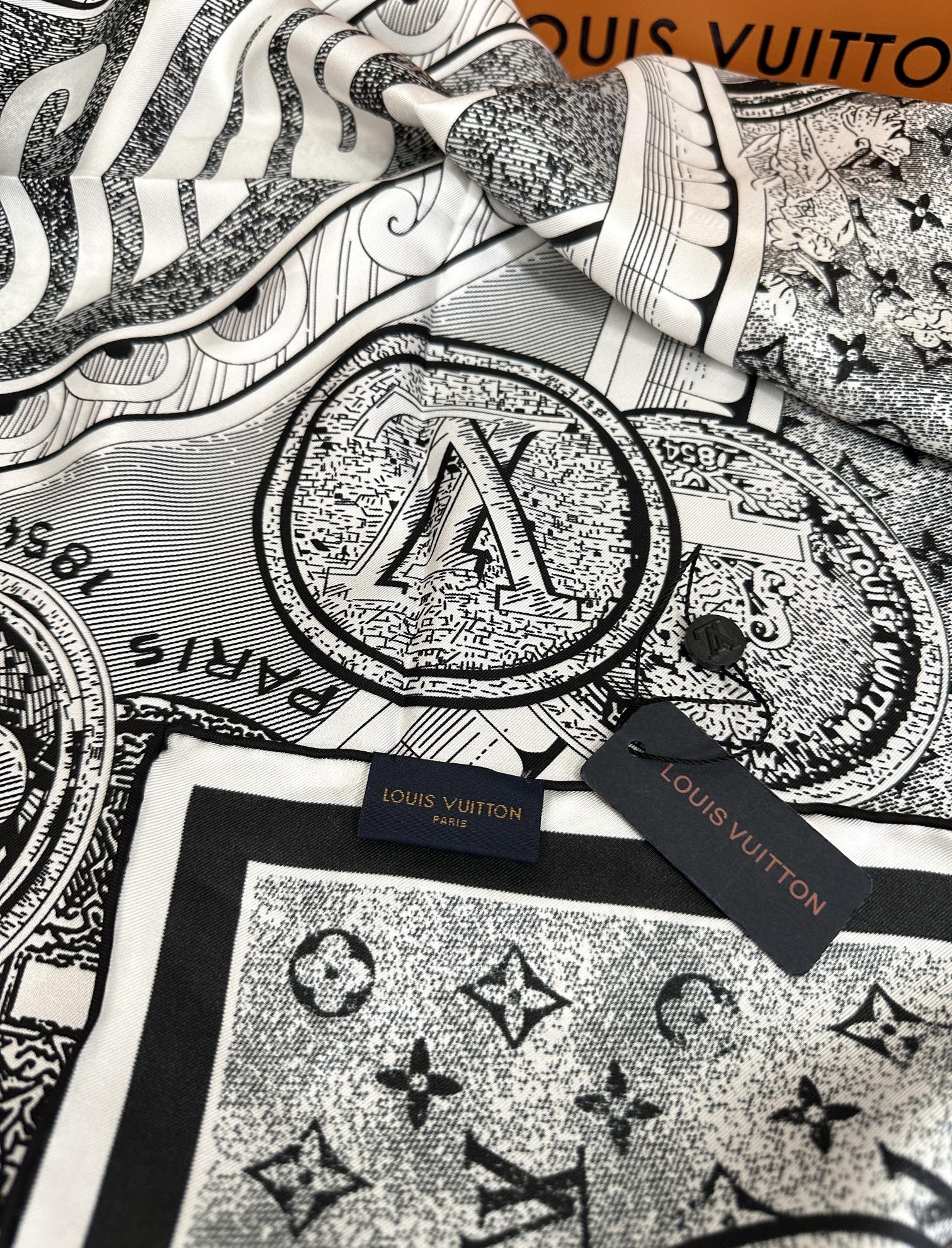 LOUIS VUITTON SQUARE SILK SCARF MALLES MERVEILLEUSES 90 CM BLACK MIX WHITE 399997