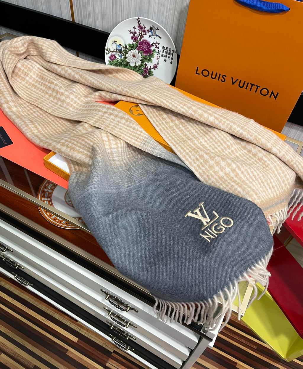 LOUIS VUITTON SCARF 200 CM IN BROWN MIX GREY CASHMERE 400012