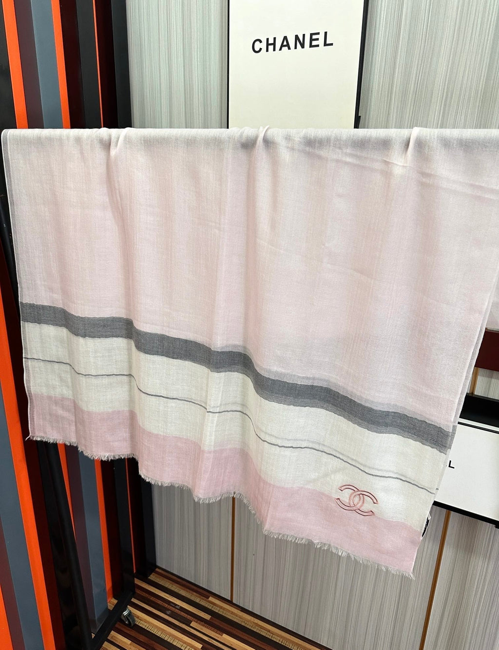 CHANEL SCARF 200 CM IN PASTEL PINK SILK AND CASHMERE 400025