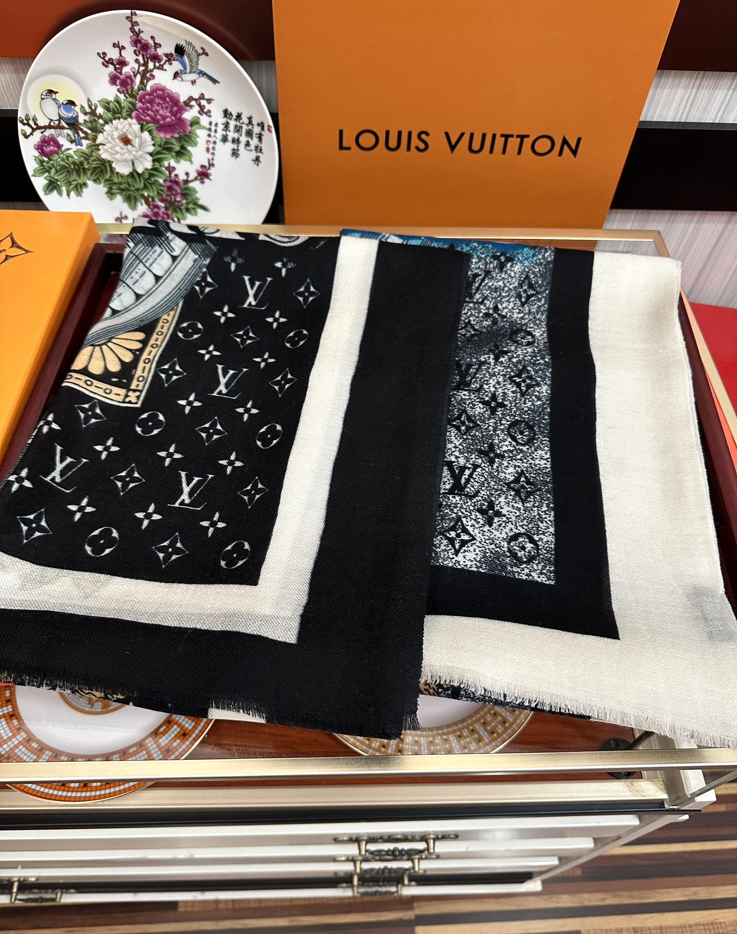 LOUIS VUITTON SCARF MALLES MERVEILLEUSES 200 CM IN COLORFUL CASHMERE 400067