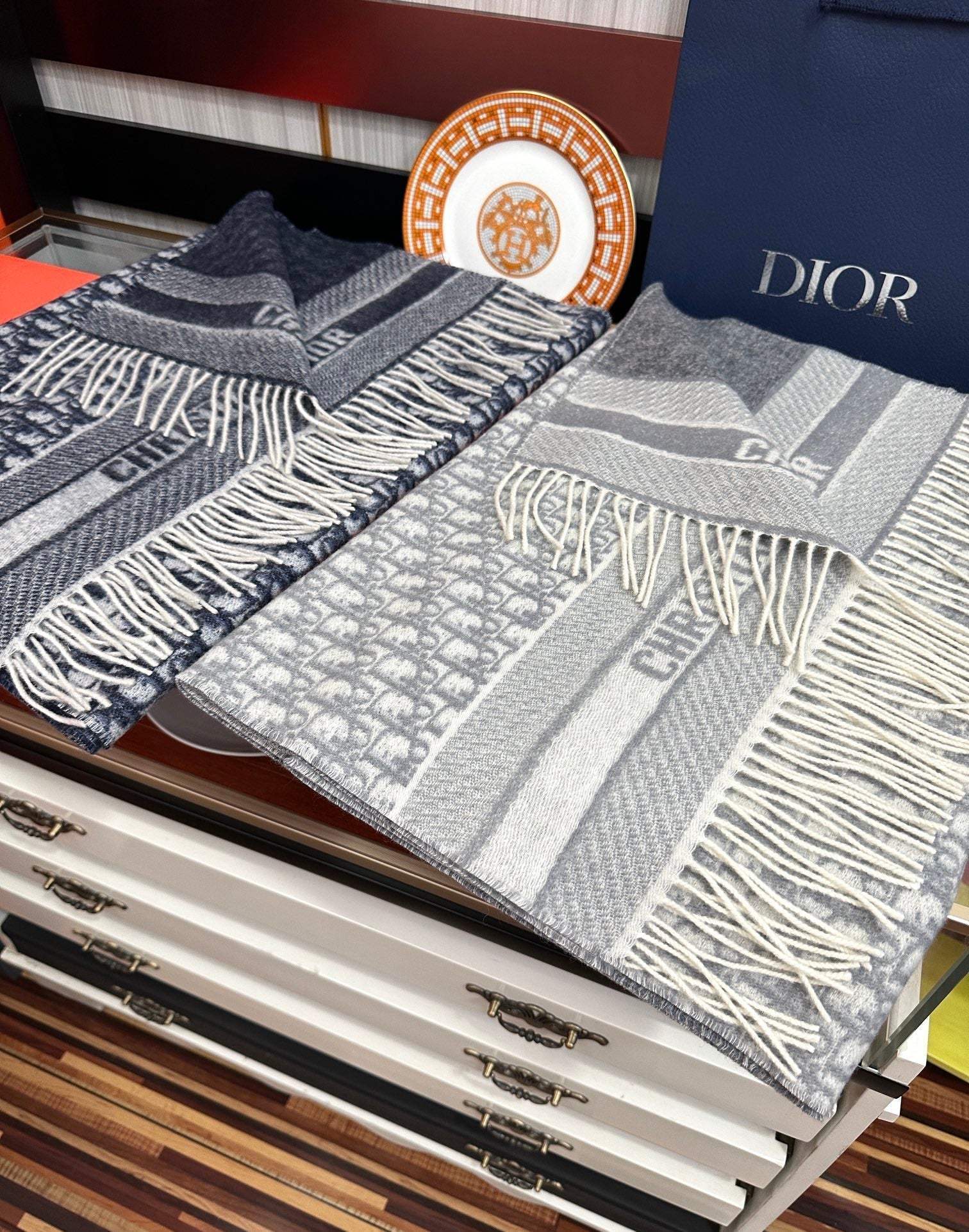 DIOR OBLIQUE 190 CM SCARF IN LIGHT GREY TECHNICAL CASHMERE 415487