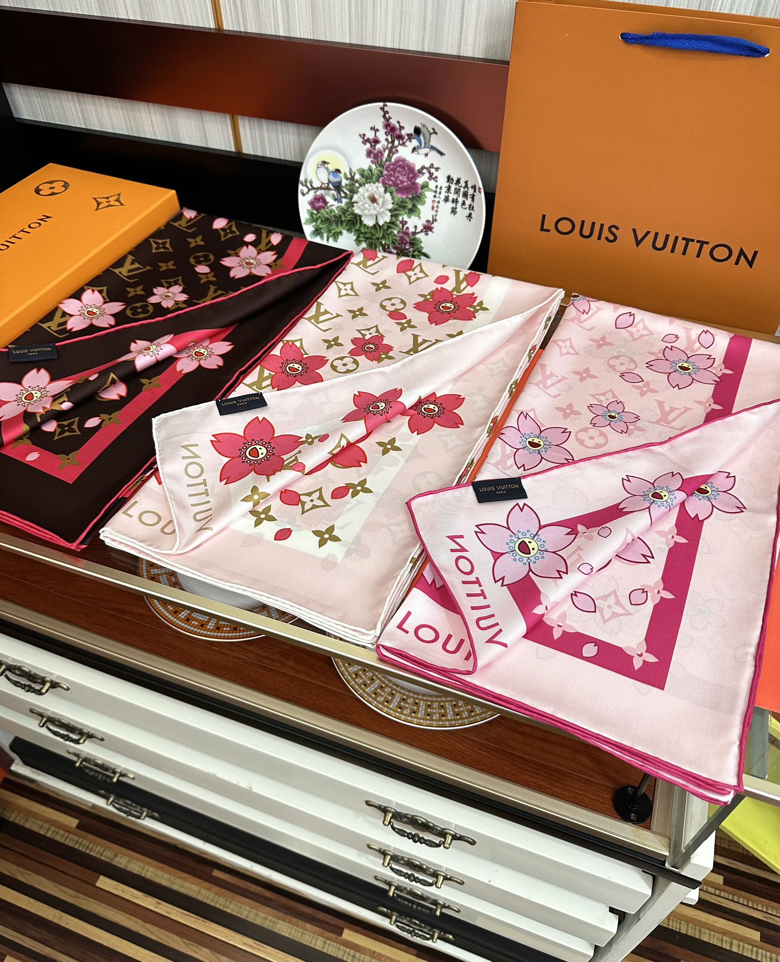 LOUIS VUITTON LV SCARF 90 CM IN SILK 723121