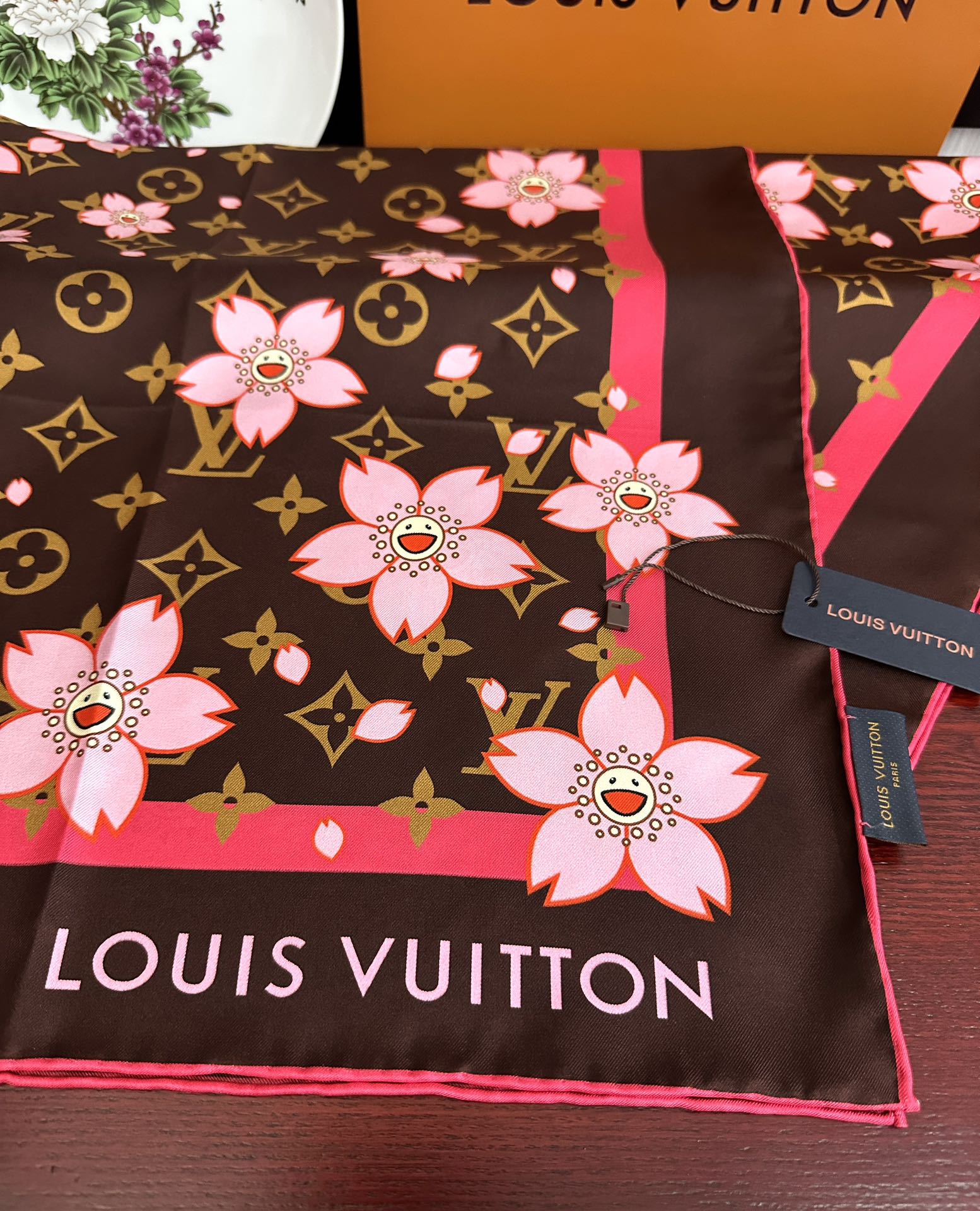 LOUIS VUITTON LV SCARF 90 CM IN SILK 723121