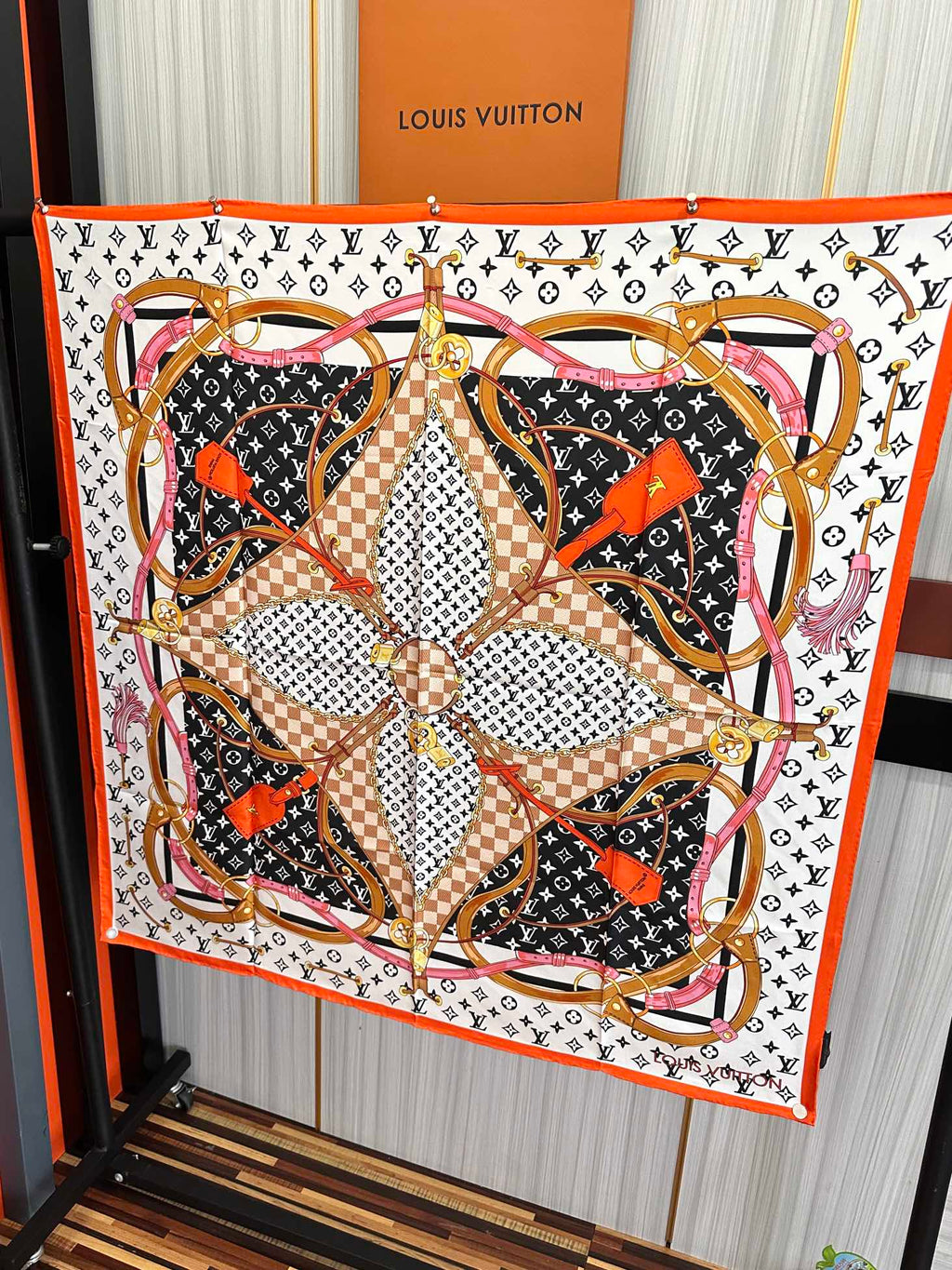 LOUIS VUITTON LV SCARF 90 CM IN SILK 729071