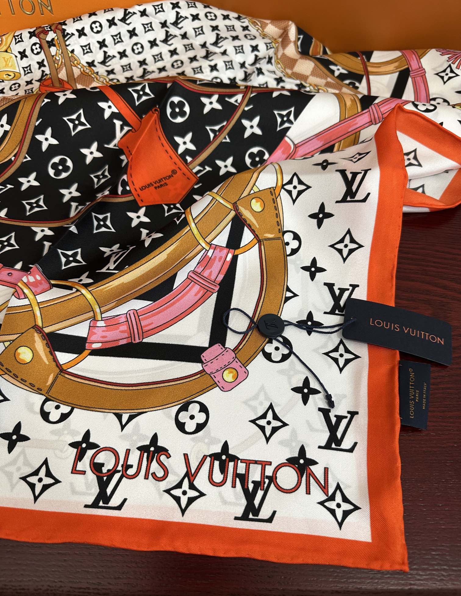 LOUIS VUITTON LV SCARF 90 CM IN SILK 729071