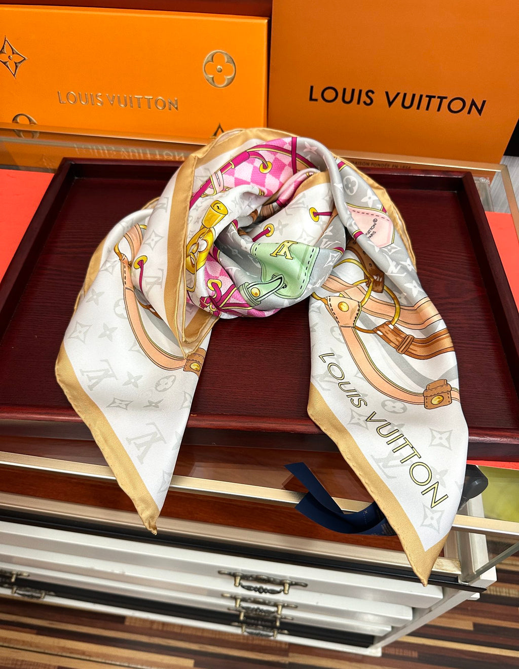 LOUIS VUITTON LV SCARF 90 CM IN SILK 729072