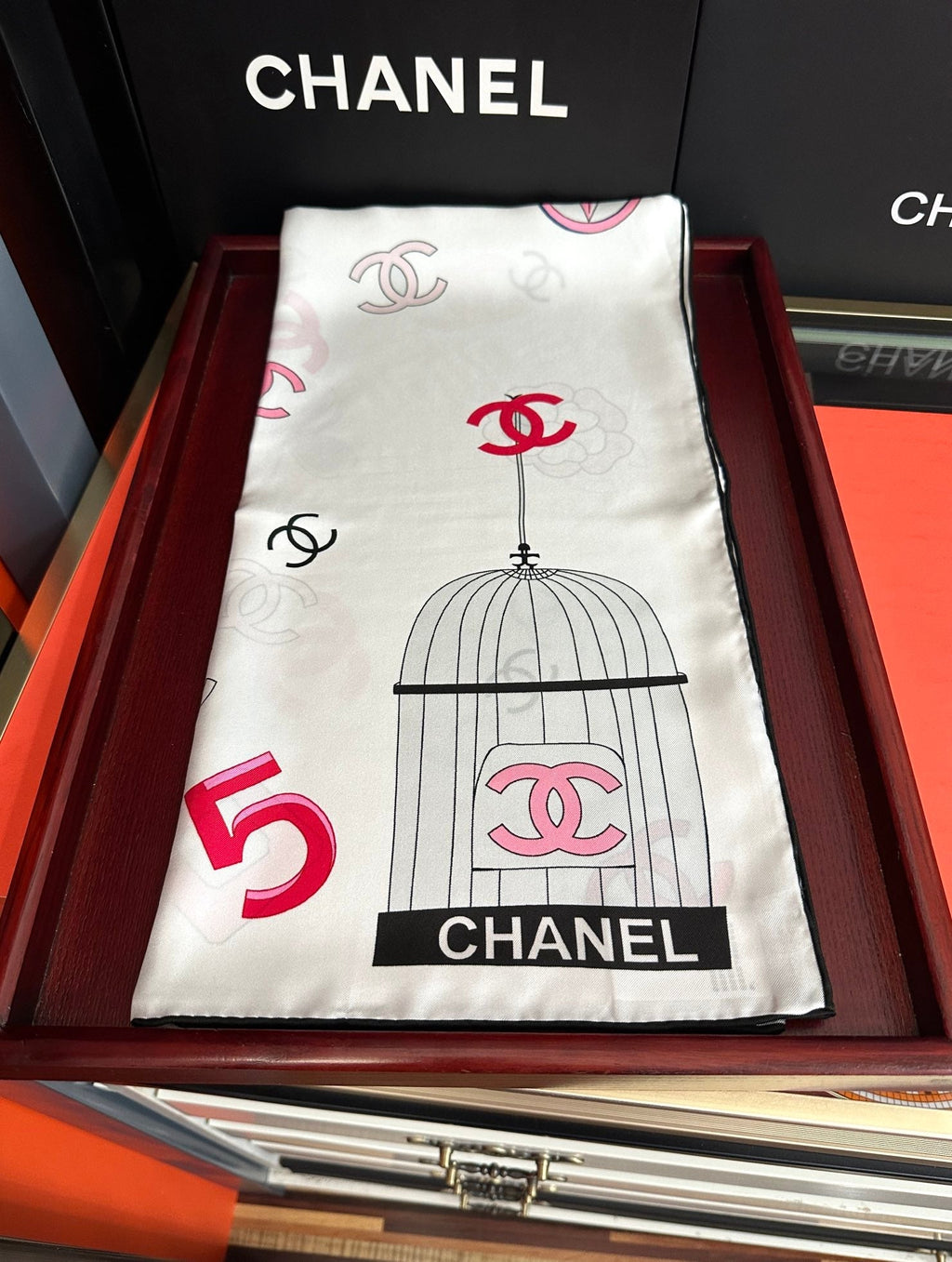 CHANEL 25S SCARF 90 IN SILK 733857