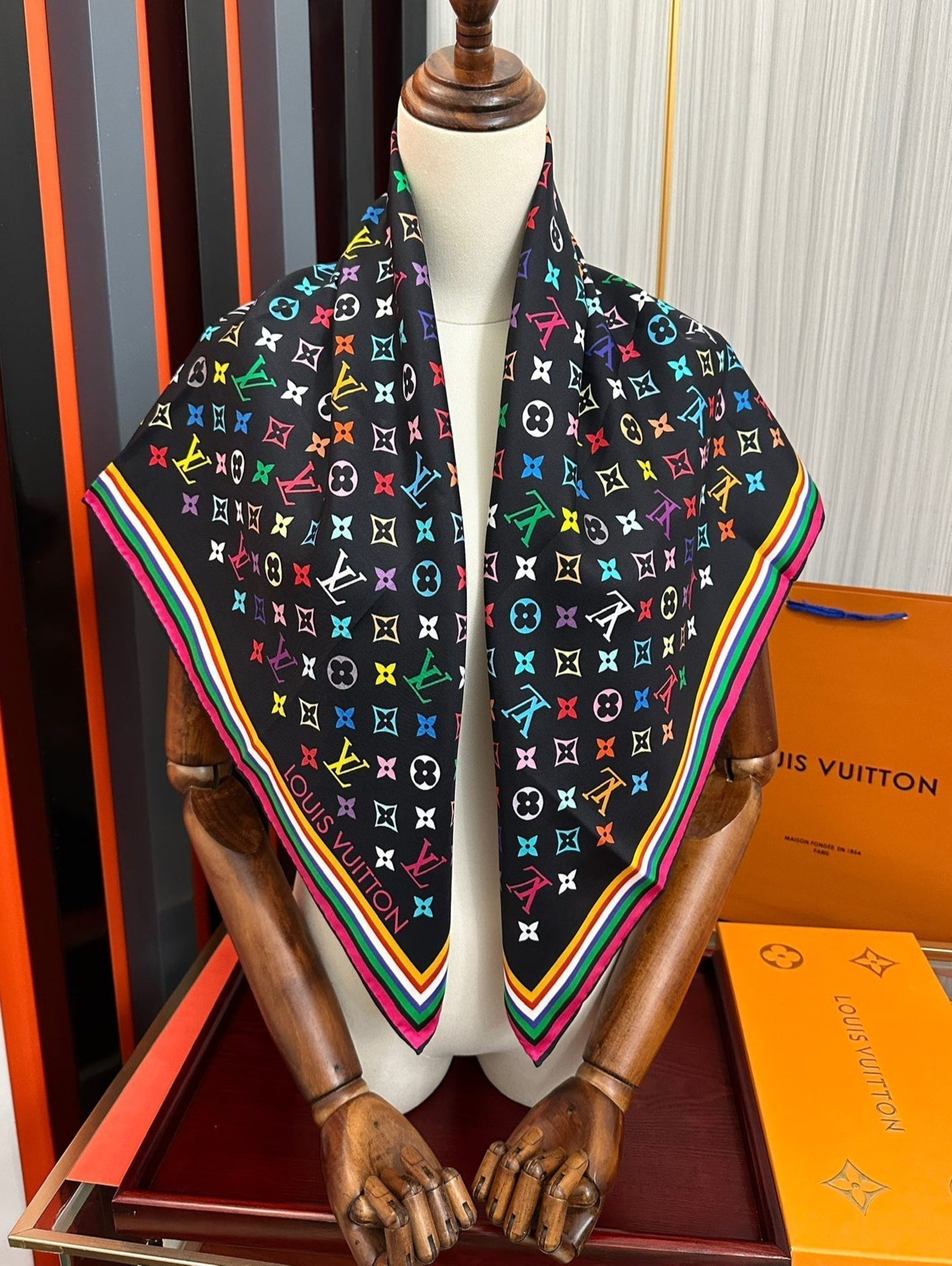 LOUIS VUITTON LV SCARF 90 CM IN SILK 07