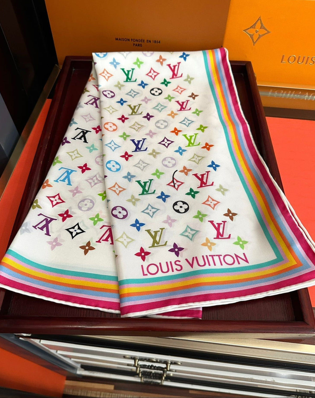LOUIS VUITTON LV SCARF 90 CM IN SILK 06