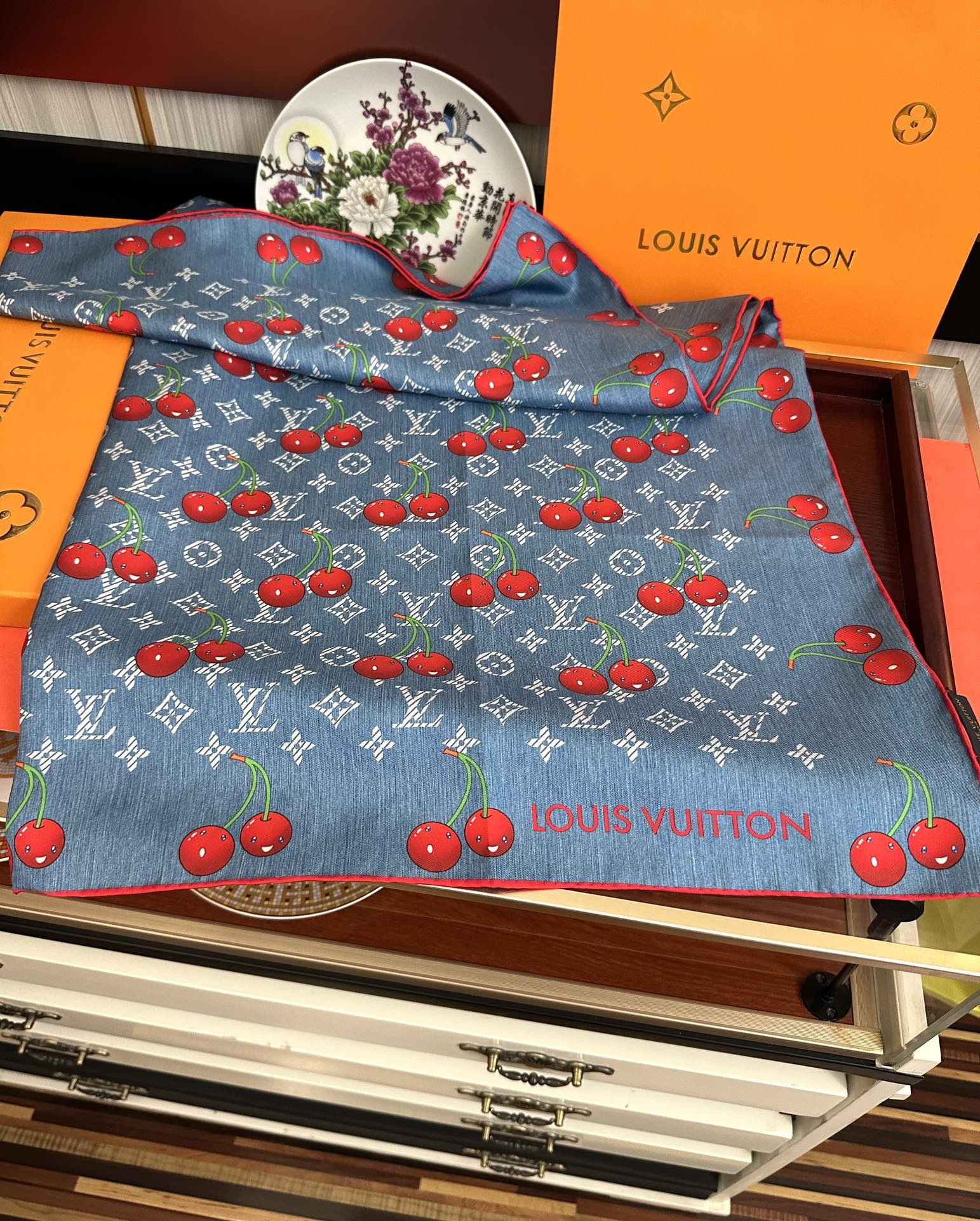 LOUIS VUITTON LV SCARF 90 CM IN SILK 04