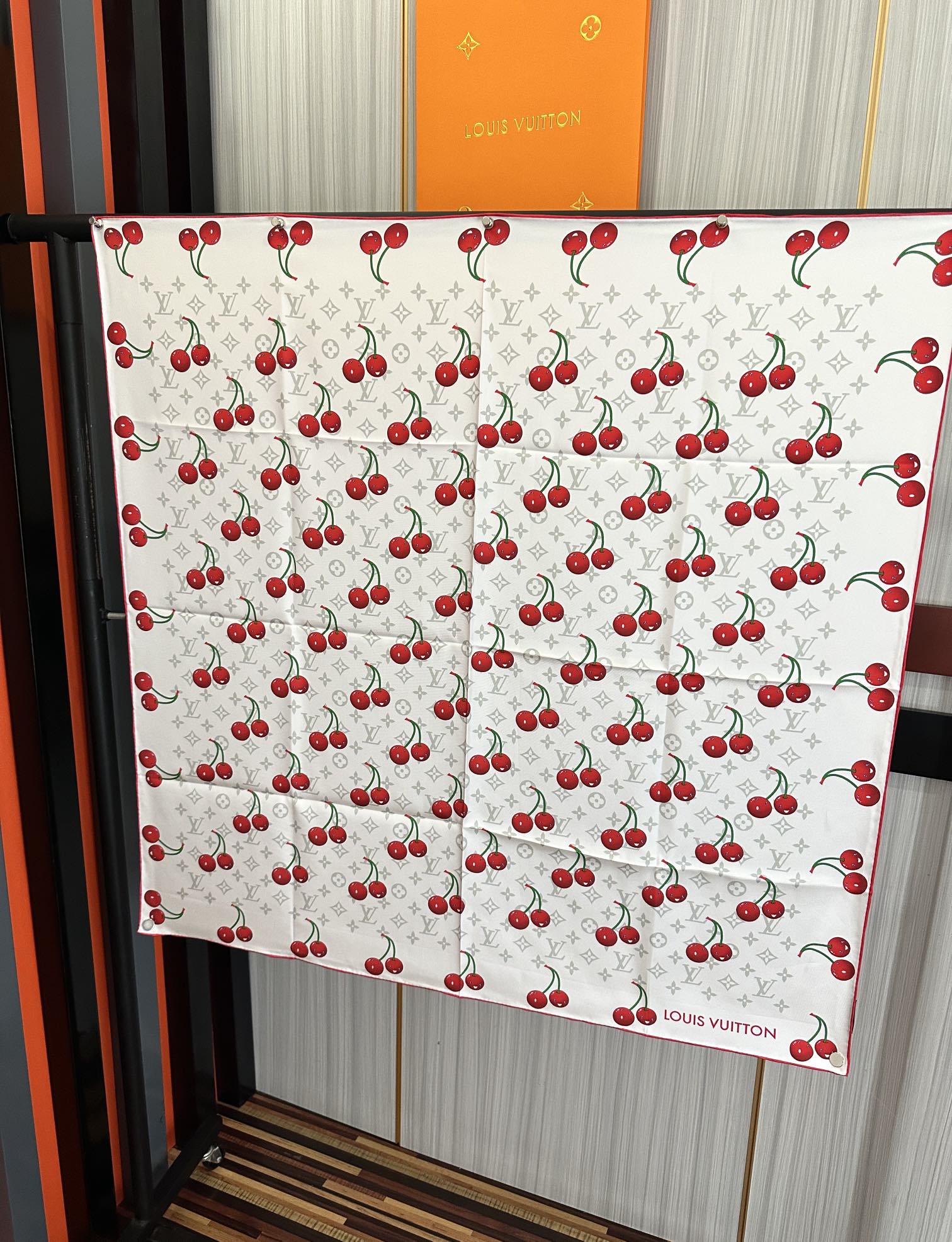 LOUIS VUITTON LV SCARF 90 CM IN SILK 03