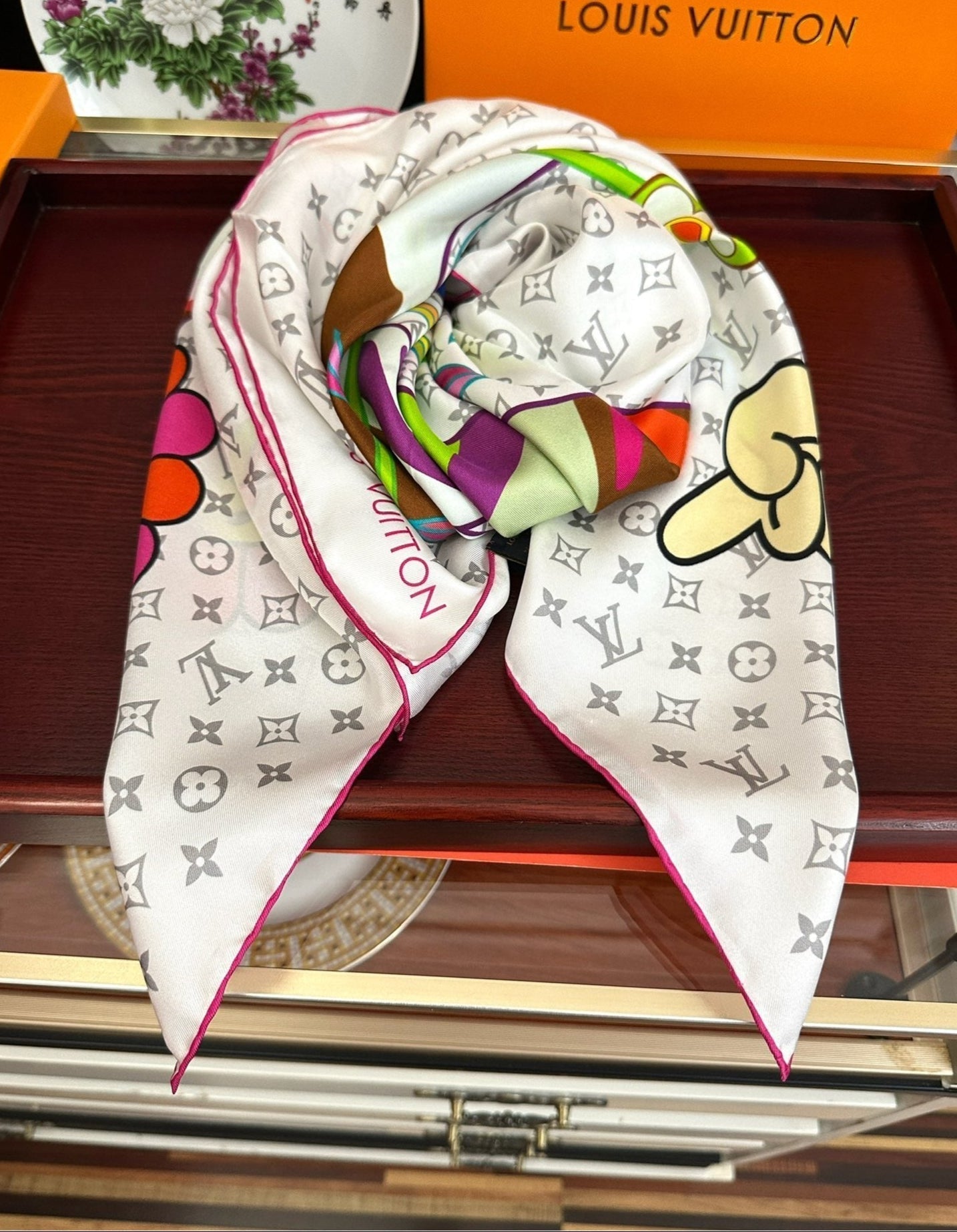 LOUIS VUITTON LV SCARF 90 CM IN SILK 02