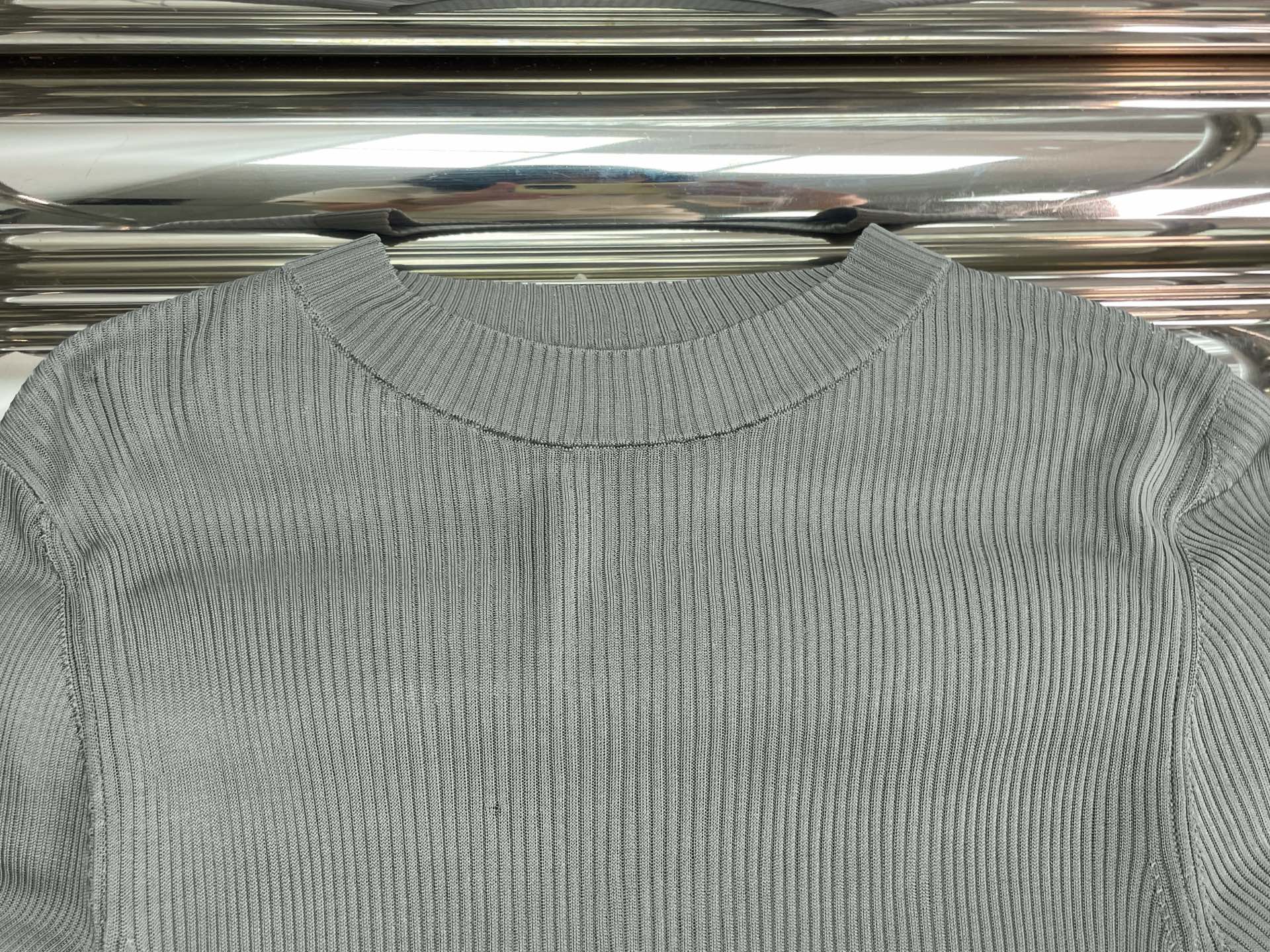 MIUMIU SHORT-SLEEVE KNIT TOP STYLE 513