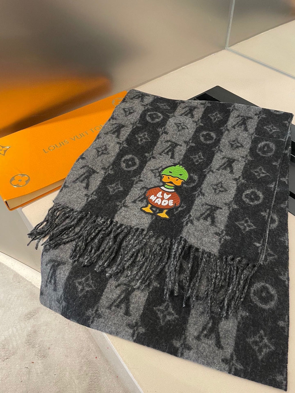 LOUIS VUITTON TIGER PATTERN SCARF 205 CM IN BLACK CASHMERE  390875