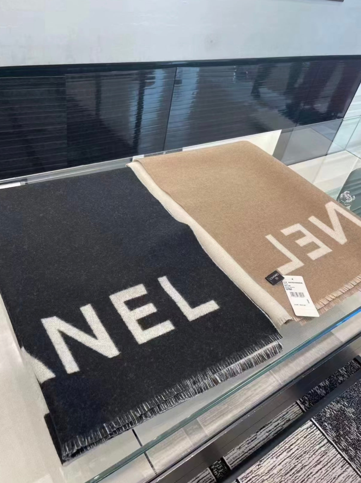 CHANEL SCARF 200 CM IN BLACK MIX WHITE CASHMERE AND WOOL 401299
