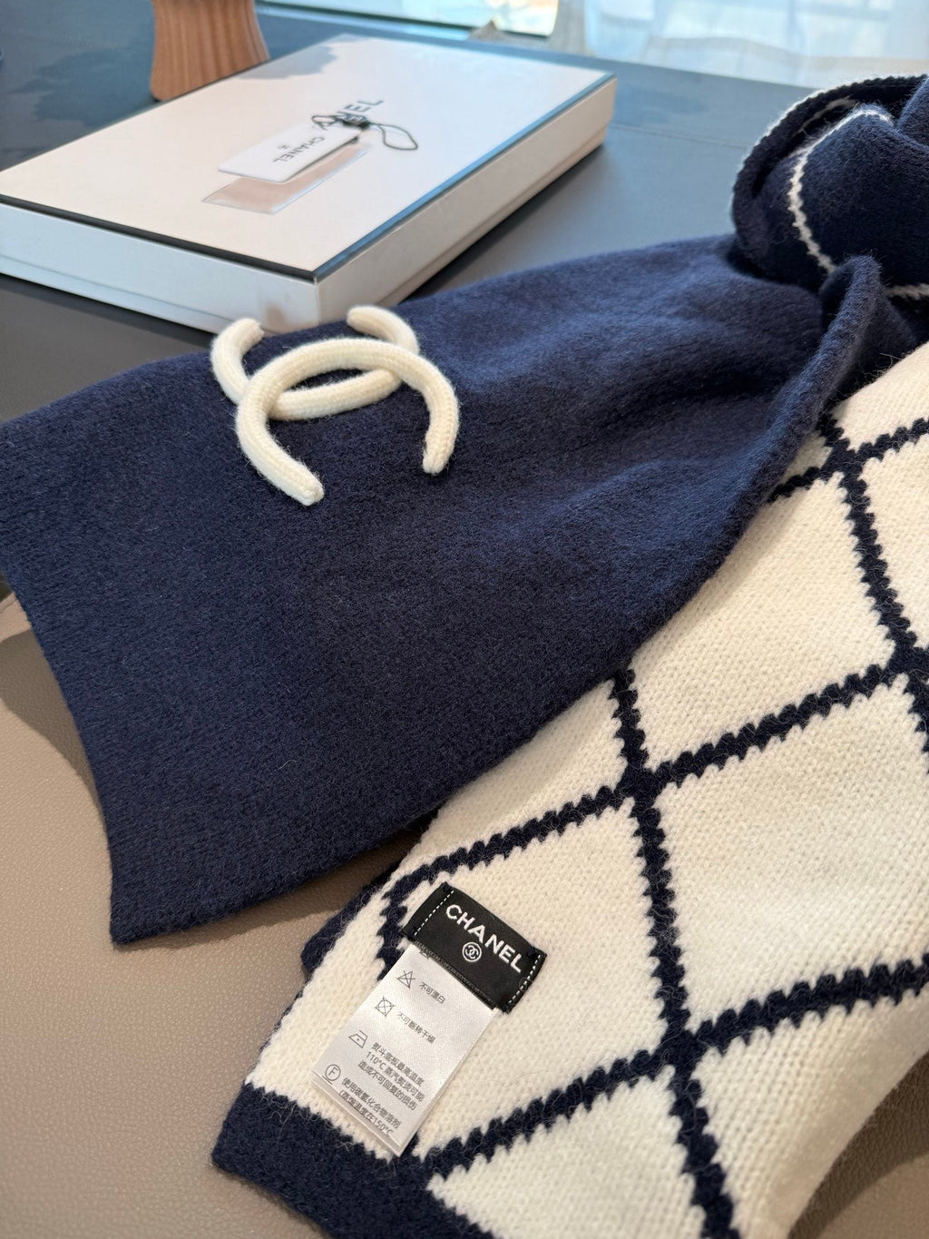 CHANEL 25S SCARF 180 CM IN WOOL CASHMERE 943031