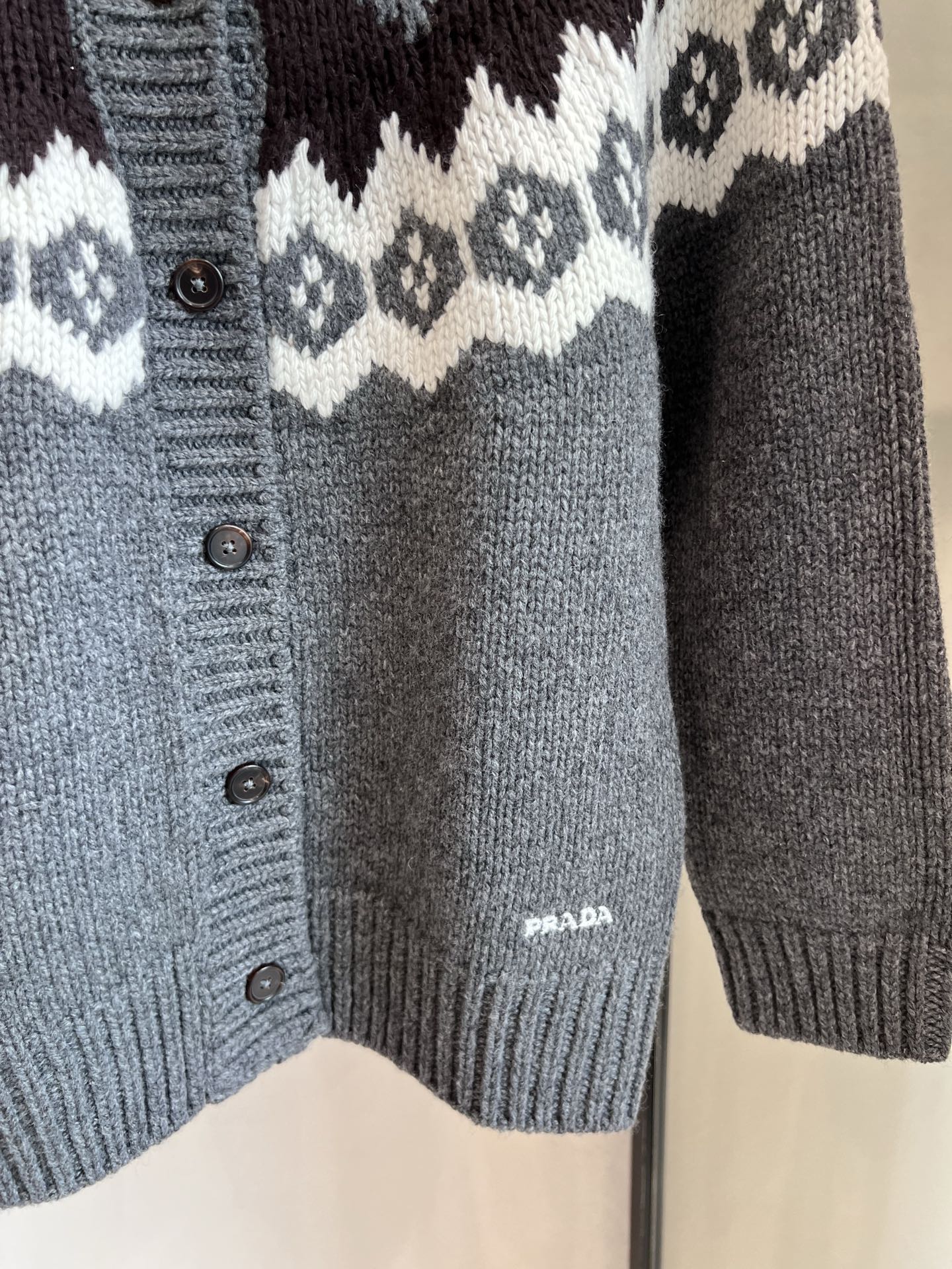 PRADA 25S CARDIGAN 389