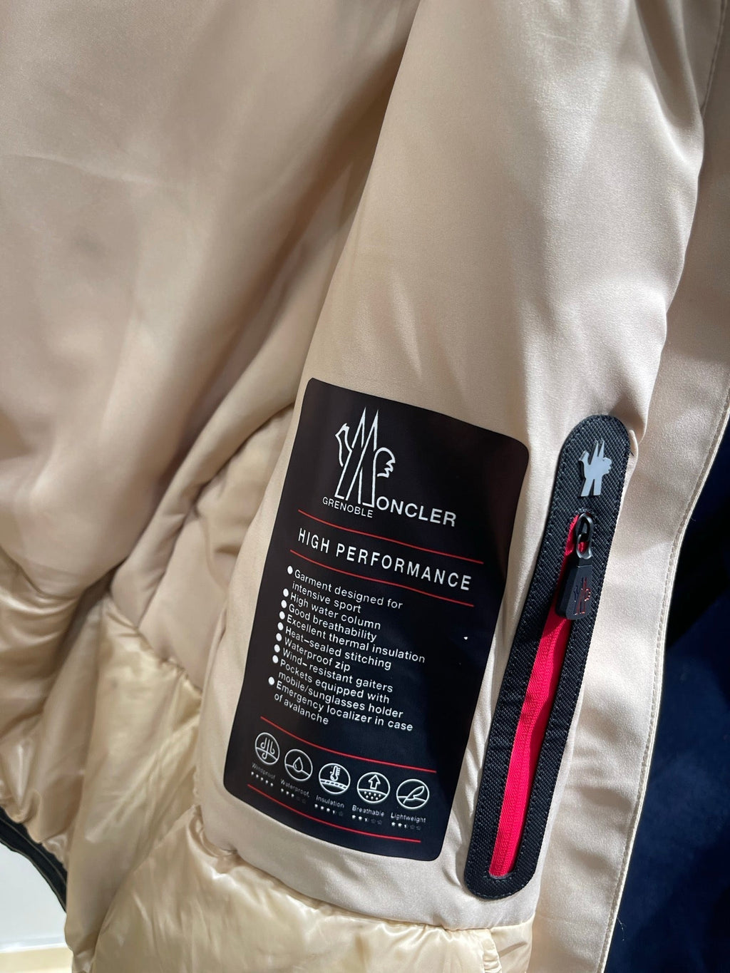 MONCLER 25S SKI JACKET 373