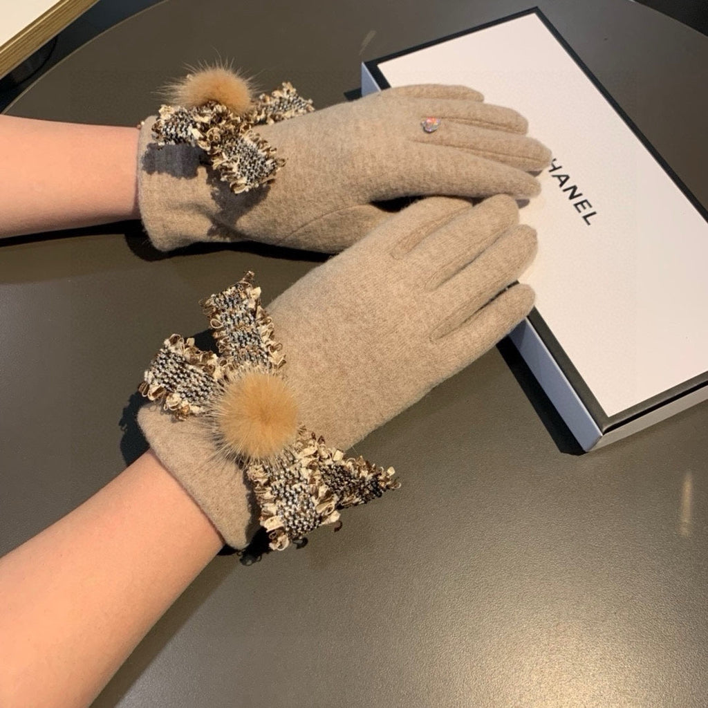 CHANEL GLOVES IN PALE BROWN WOOL 420538