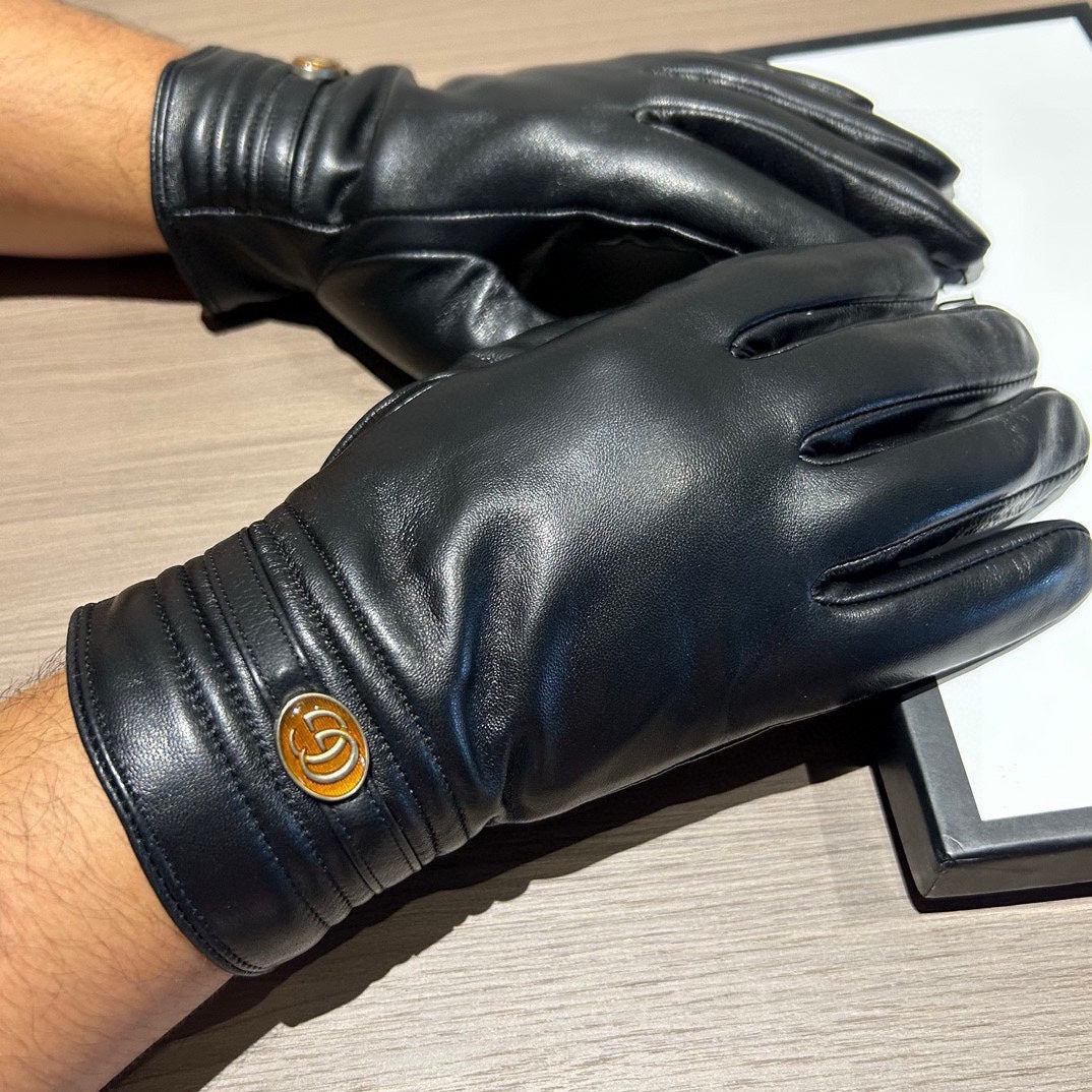 GUCCI TOUCHSCREEN GLOVES IN BLACK LAMBSKIN 435967