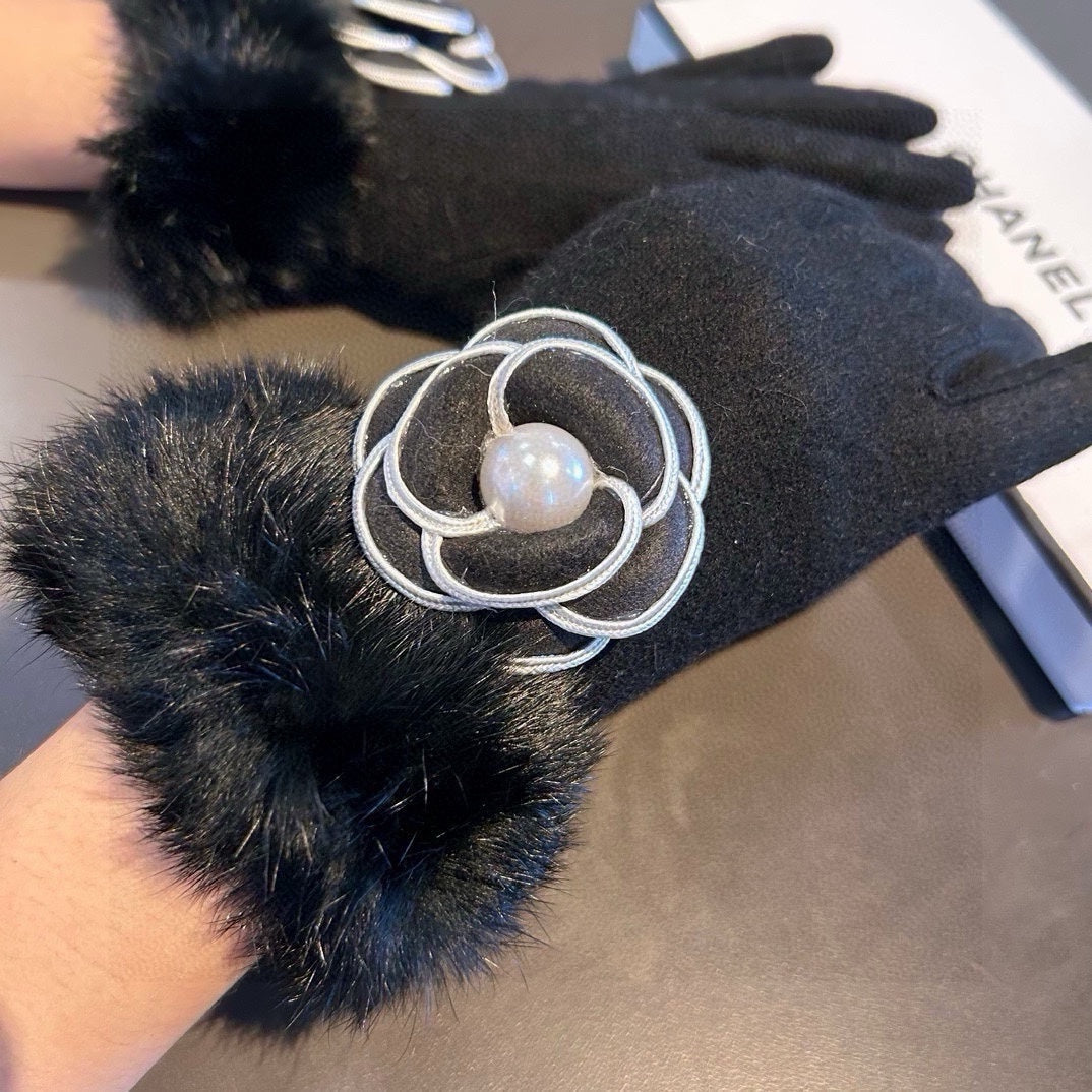 CHANEL GLOVES IN BLACK WOOL WITH RABBIT FUR 439141