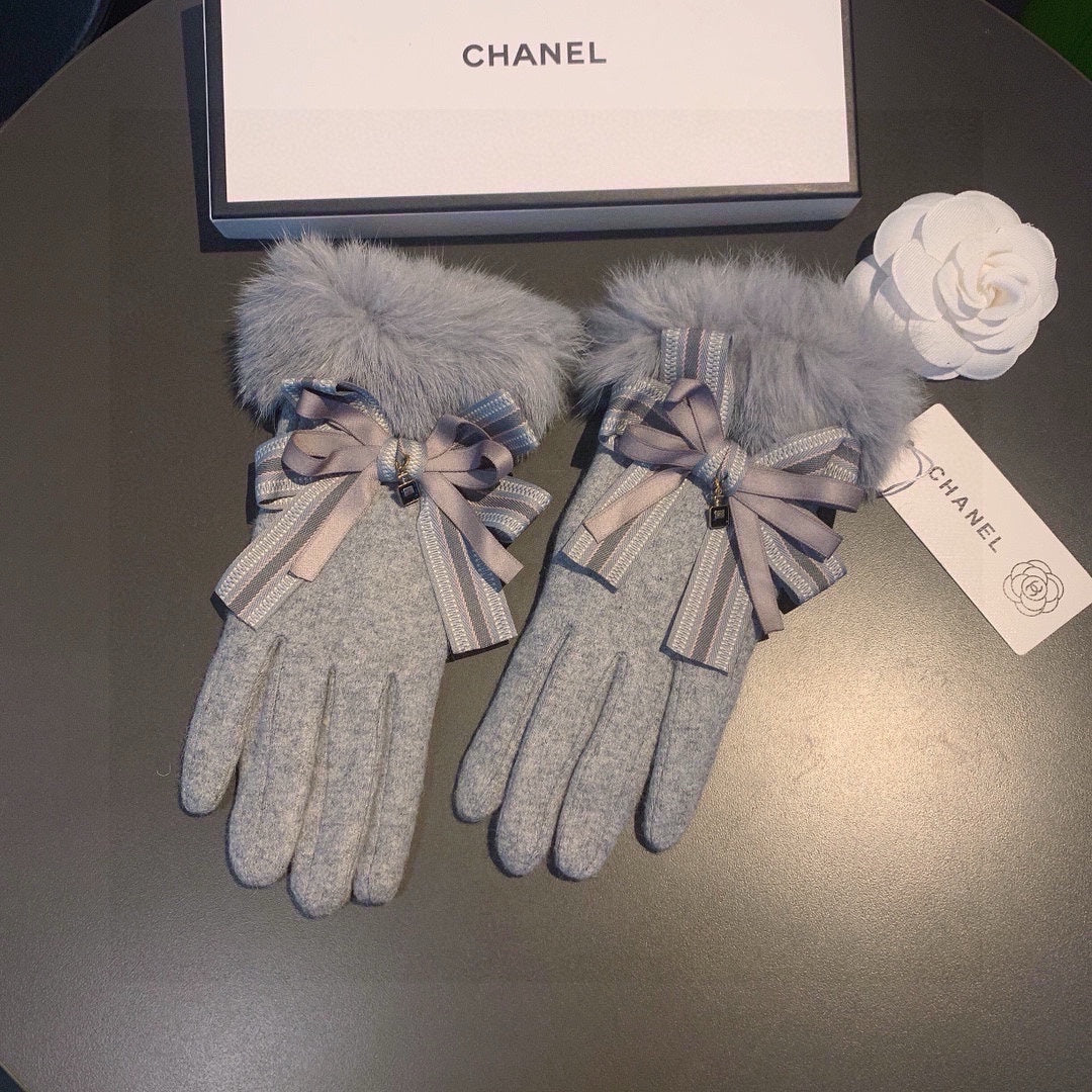 CHANEL GLOVES IN DOLPHIN GRAY WOOL AND RABBIT FUR 441838