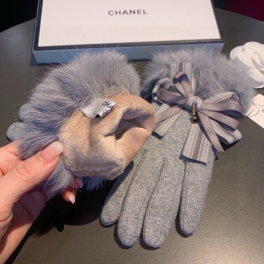 CHANEL GLOVES IN DOLPHIN GRAY WOOL AND RABBIT FUR 441838