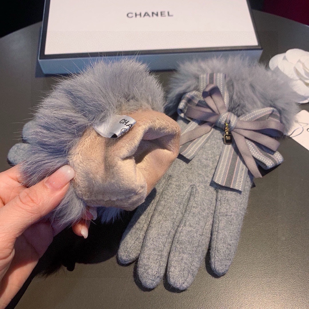 CHANEL GLOVES IN DOLPHIN GRAY WOOL AND RABBIT FUR 441838
