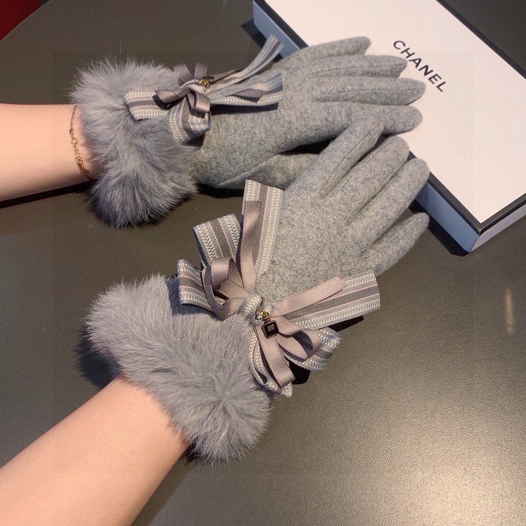 CHANEL GLOVES IN DOLPHIN GRAY WOOL AND RABBIT FUR 441838