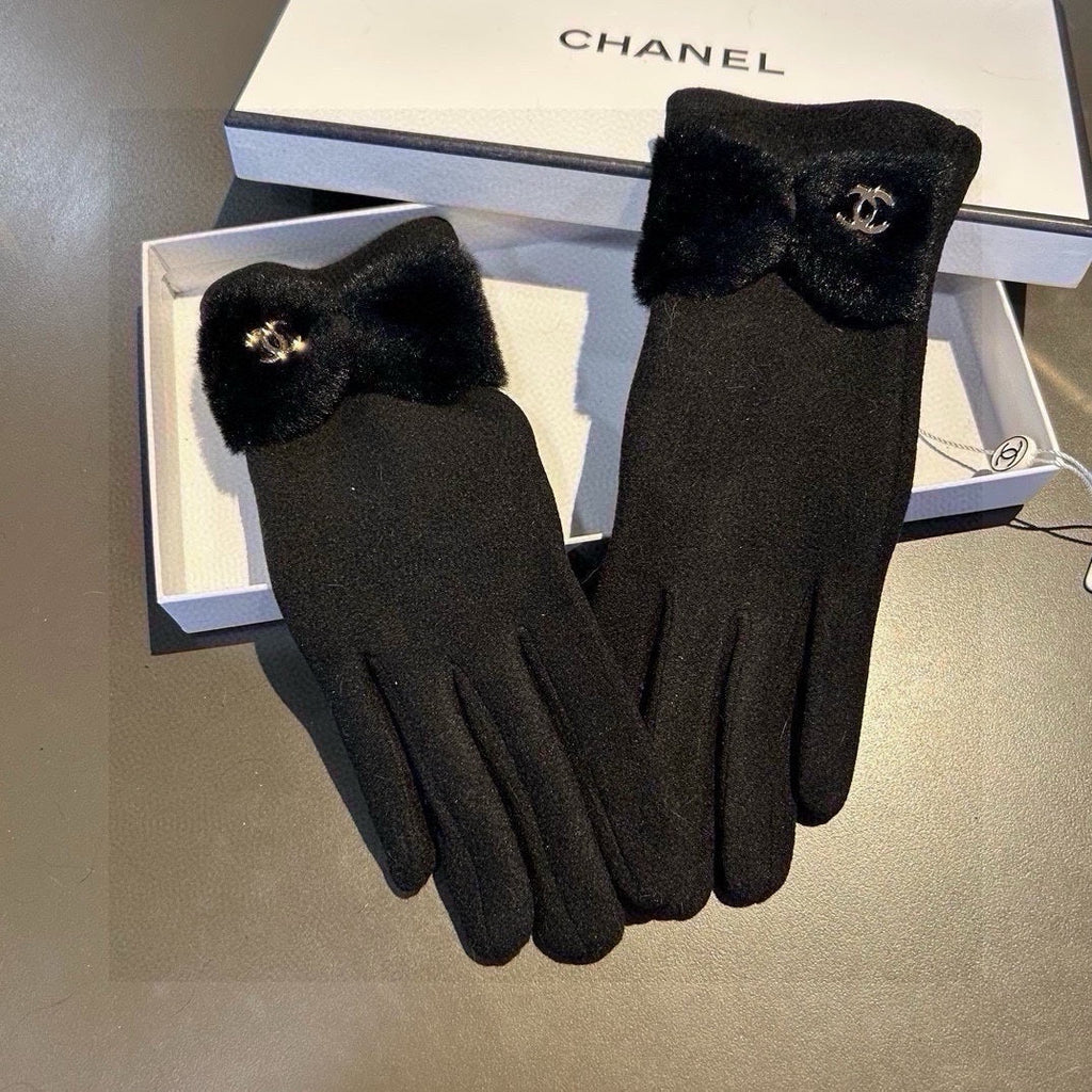 CHANEL GLOVES IN BLACK WOOL WITH RABBIT FUR 456297