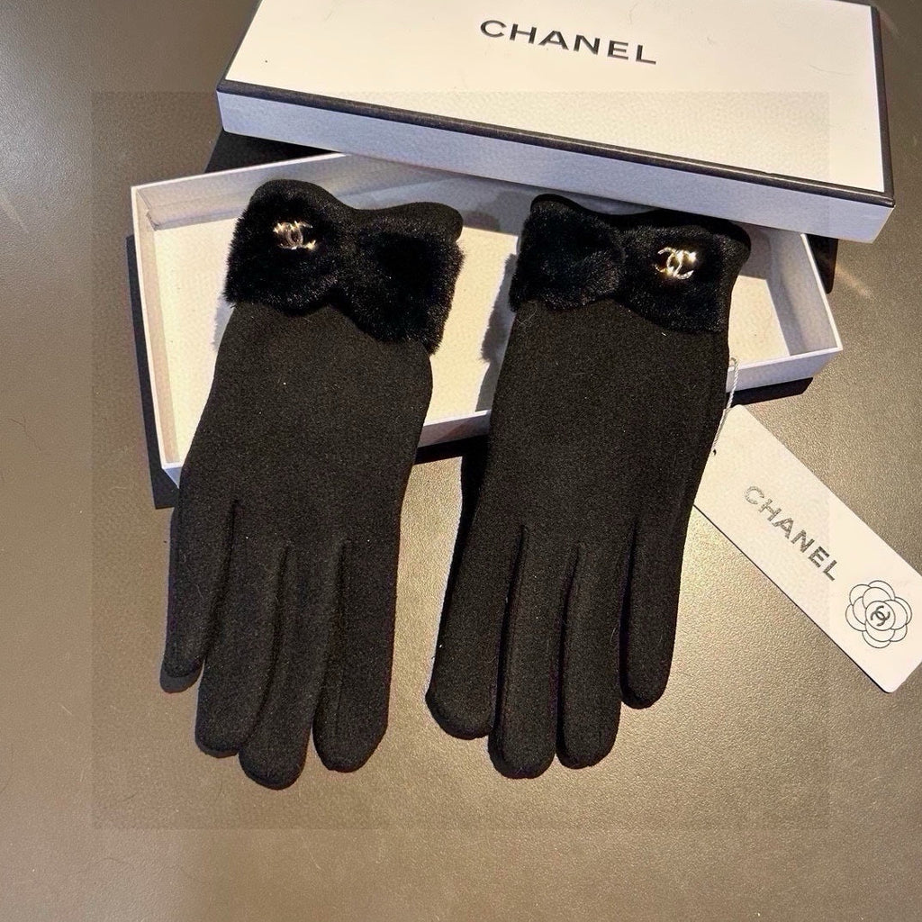 CHANEL GLOVES IN BLACK WOOL WITH RABBIT FUR 456297