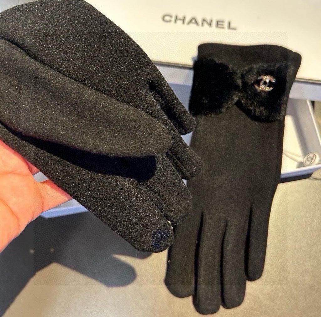 CHANEL GLOVES IN BLACK WOOL WITH RABBIT FUR 456297