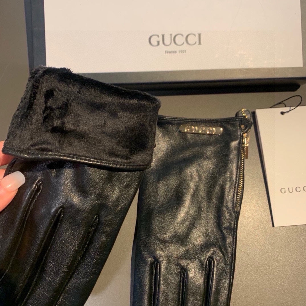 GUCCI TOUCHSCREEN GLOVES WITH SIDE ZIPPER IN BLACK LAMBSKIN 456311