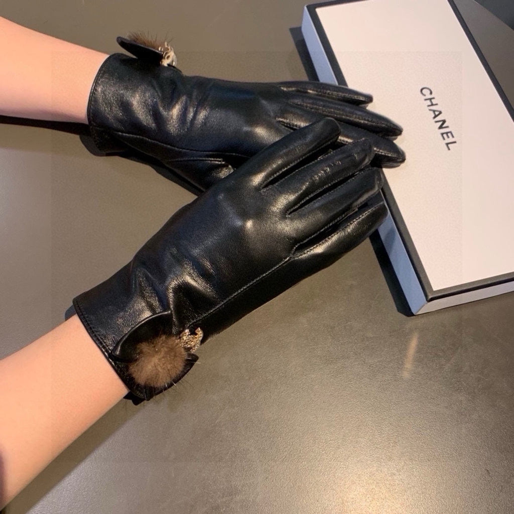 CHANEL GLOVES IN BLACK LAMBSKIN 456328