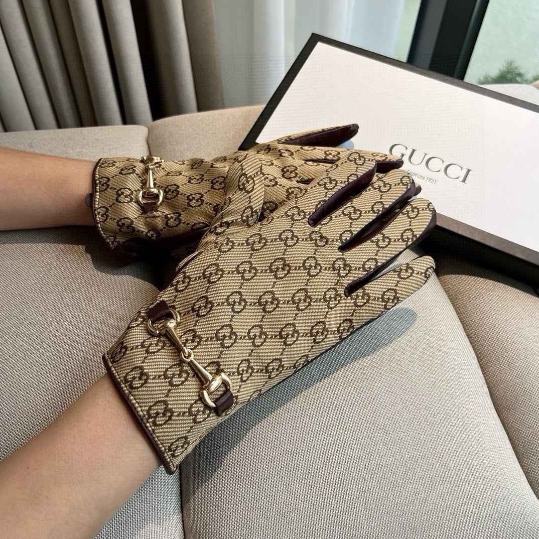 GUCCI HORSEBIT GLOVES IN BEIGE MONOGRAM JACQUARD FABRIC MIX MERLOT RED SHEEPSKIN 456334