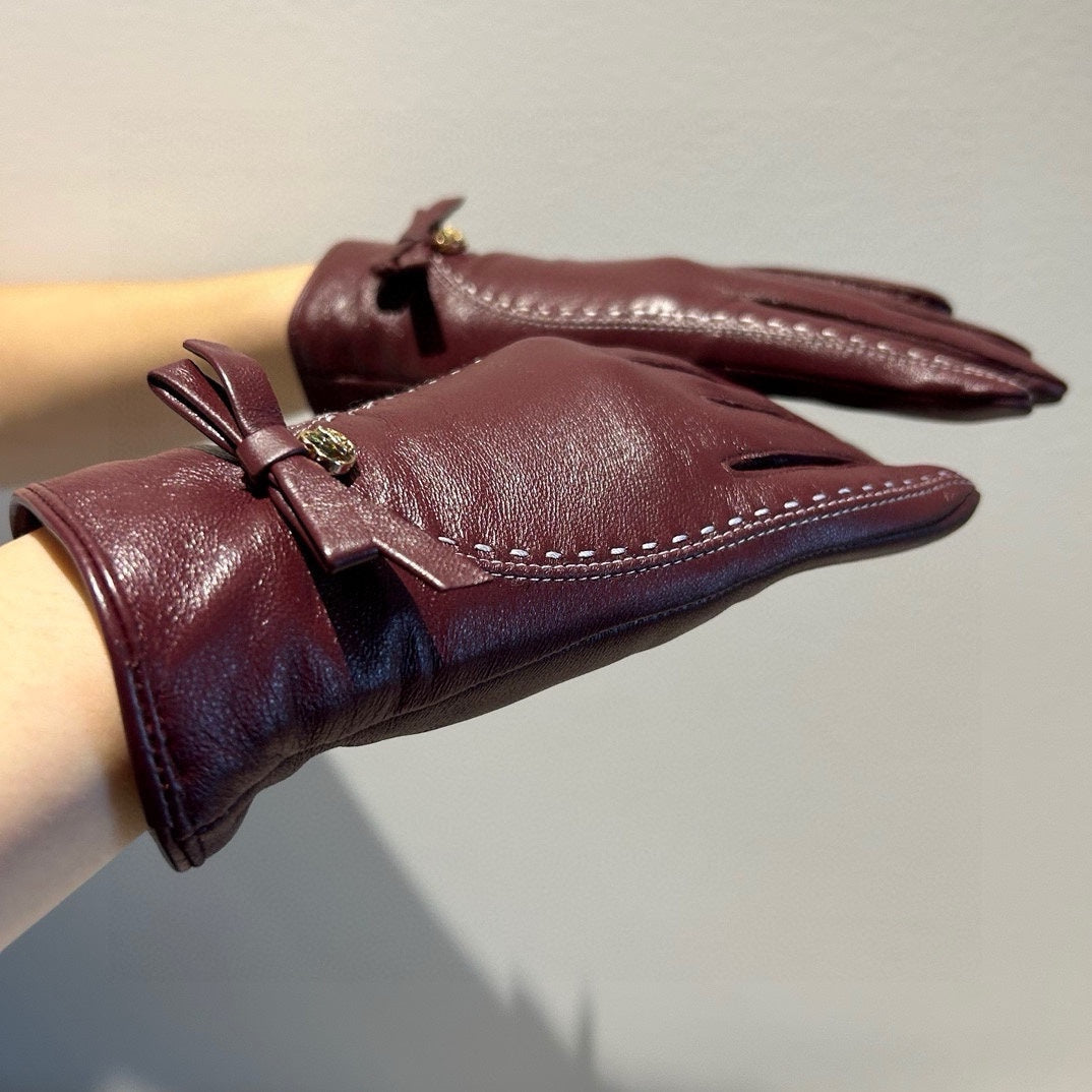 CHANEL GLOVES IN SANGRIA RED LAMBSKIN 456335