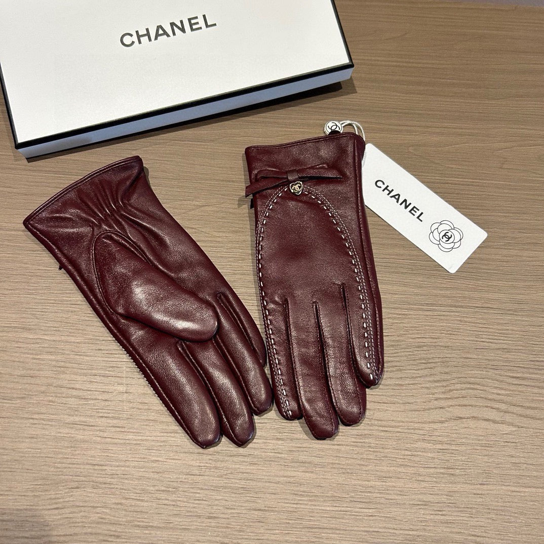 CHANEL GLOVES IN SANGRIA RED LAMBSKIN 456335