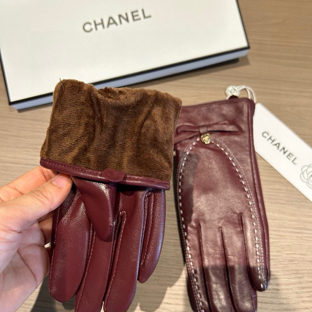CHANEL GLOVES IN SANGRIA RED LAMBSKIN 456335