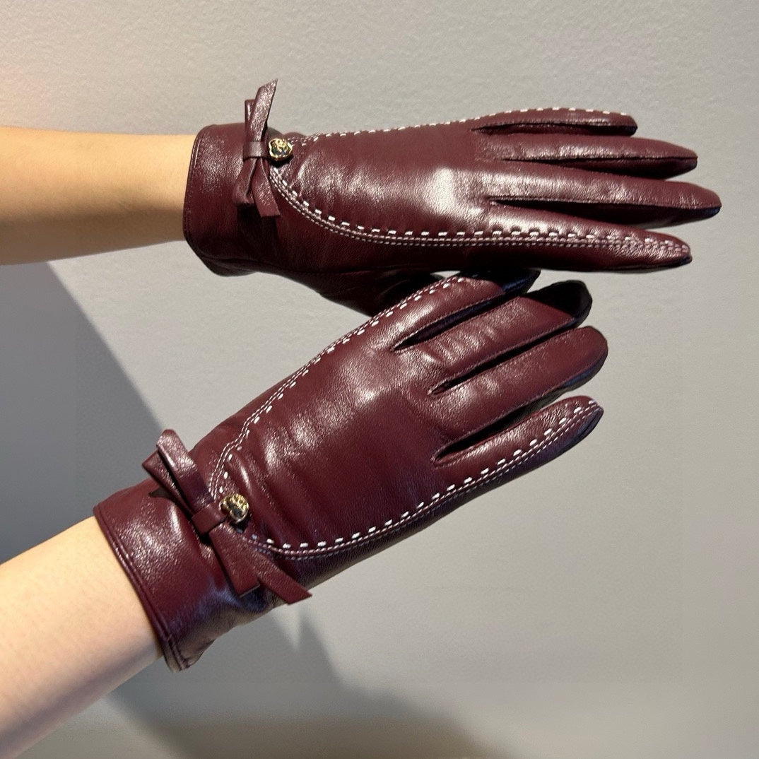CHANEL GLOVES IN SANGRIA RED LAMBSKIN 456335
