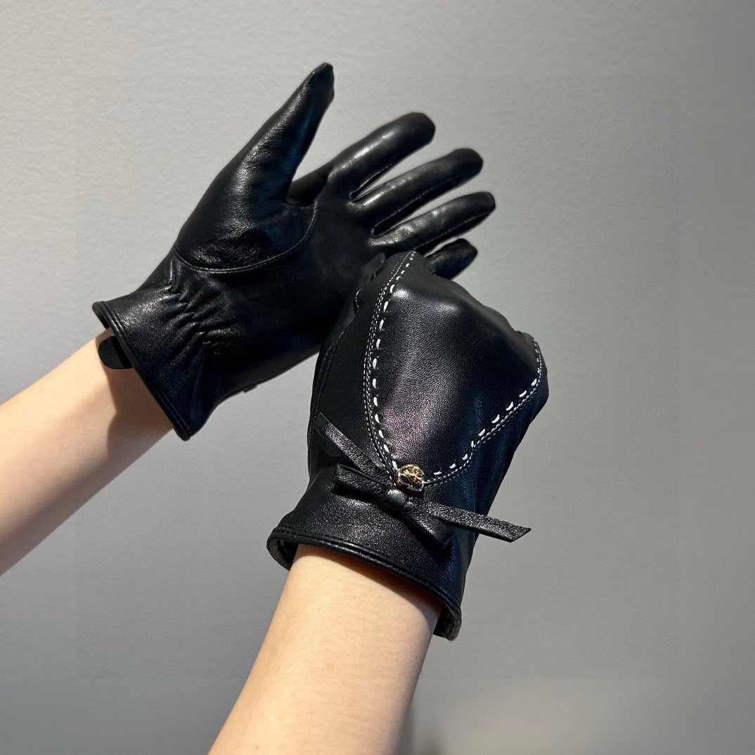 CHANEL GLOVES IN BLACK LAMBSKIN 456336